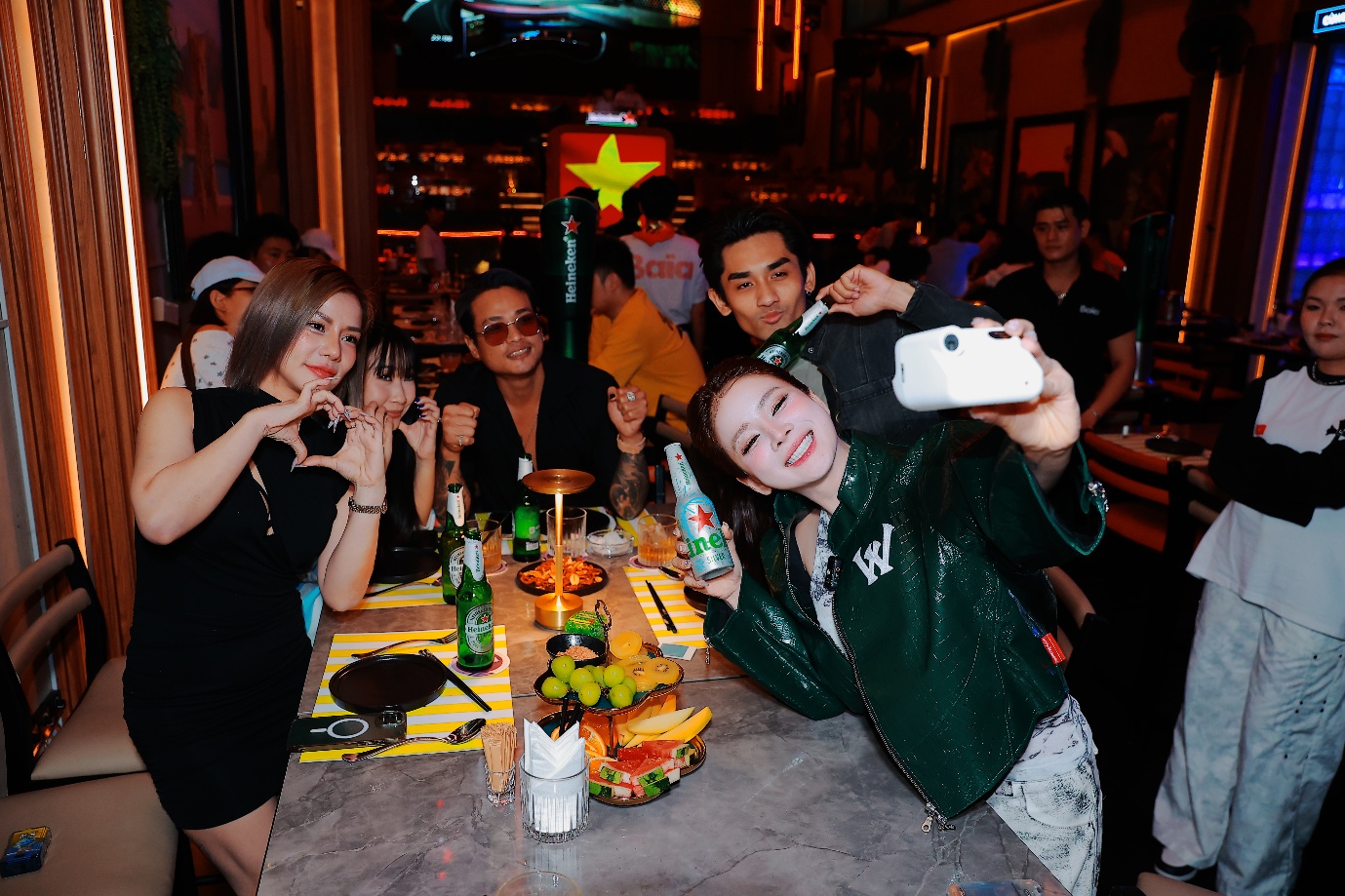 Heineken mang đến &ldquo;Phi Vụ Ẩn&rdquo; rủ Gen Z mở kết nối thật- Ảnh 4.