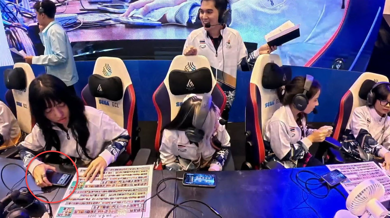 Danh t&iacute;nh người nộp đơn, đưa nữ game thủ Li&ecirc;n Qu&acirc;n Th&aacute;i Lan gian lận ra to&agrave;- Ảnh 1.