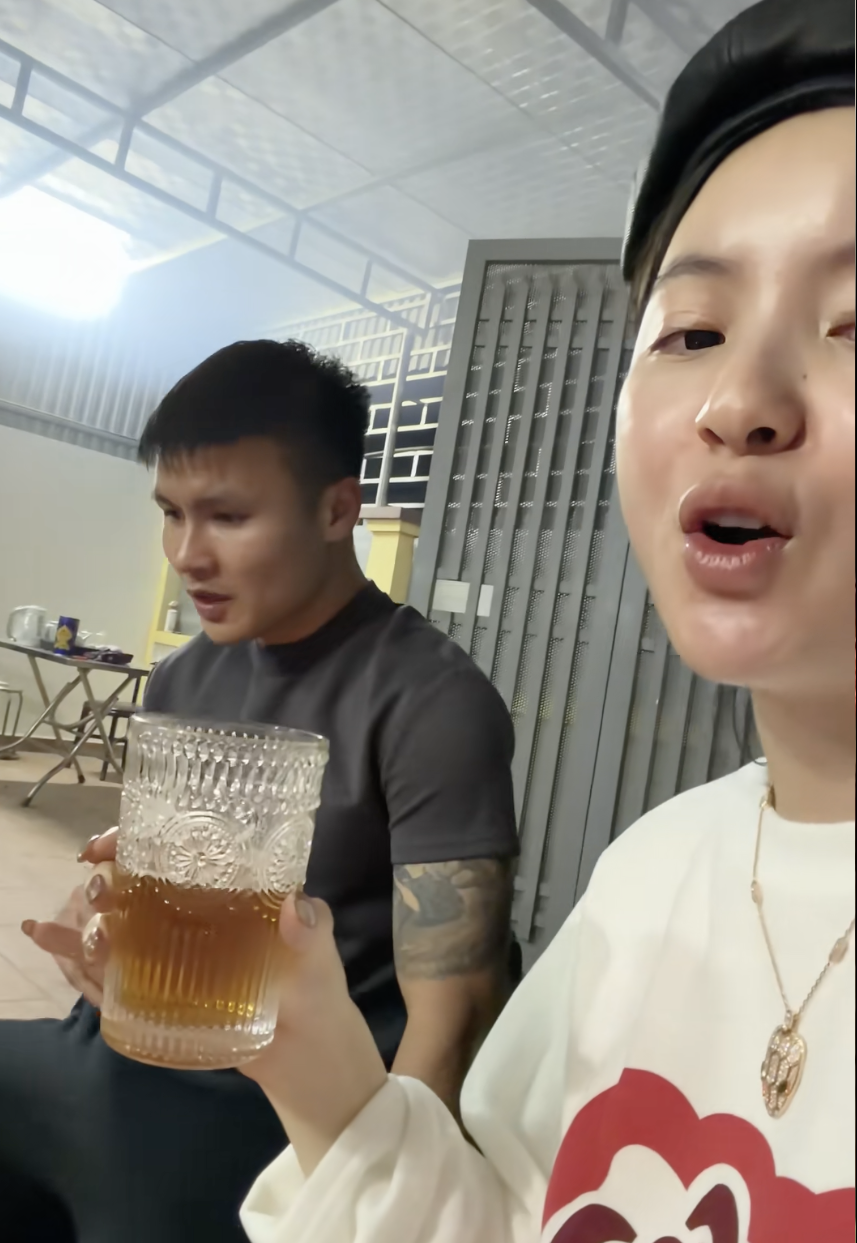 Kh&ocirc;ng kh&iacute; Tết rộn r&agrave;ng nh&agrave; Quang Hải: Chu Thanh Huyền 