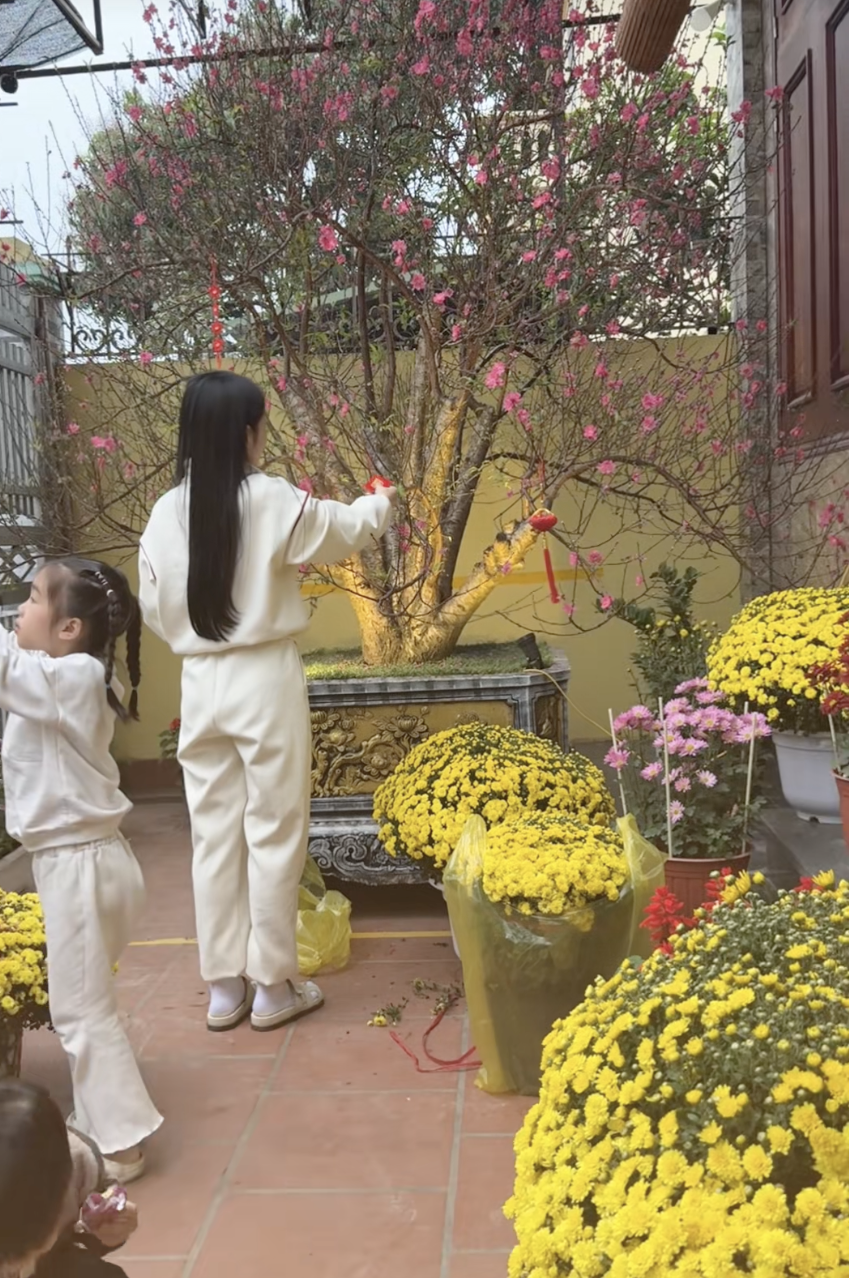 Kh&ocirc;ng kh&iacute; Tết rộn r&agrave;ng nh&agrave; Quang Hải: Chu Thanh Huyền 