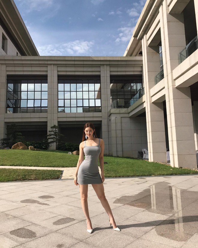 "Nữ ho&agrave;ng h&igrave;nh thể" đang g&acirc;y b&atilde;o mạng v&igrave; lột x&aacute;c xong xinh như Suzy l&agrave; ai?- Ảnh 2.