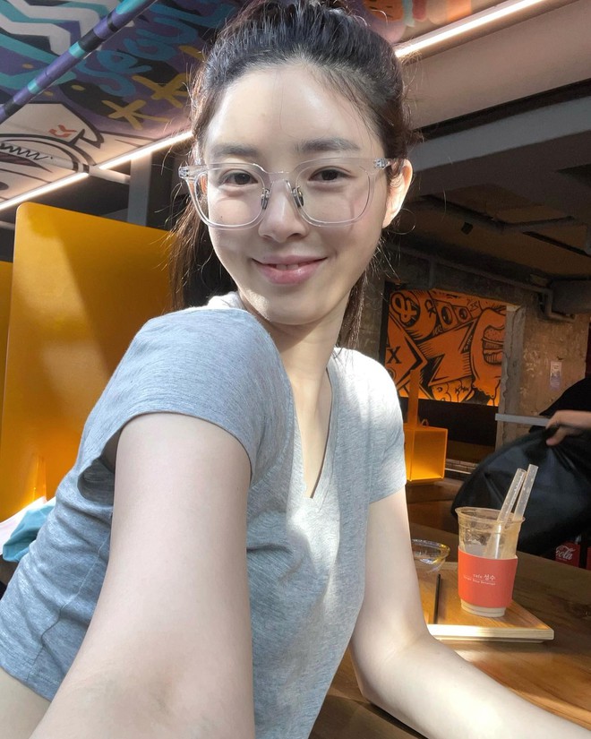 "Nữ ho&agrave;ng h&igrave;nh thể" đang g&acirc;y b&atilde;o mạng v&igrave; lột x&aacute;c xong xinh như Suzy l&agrave; ai?- Ảnh 14.