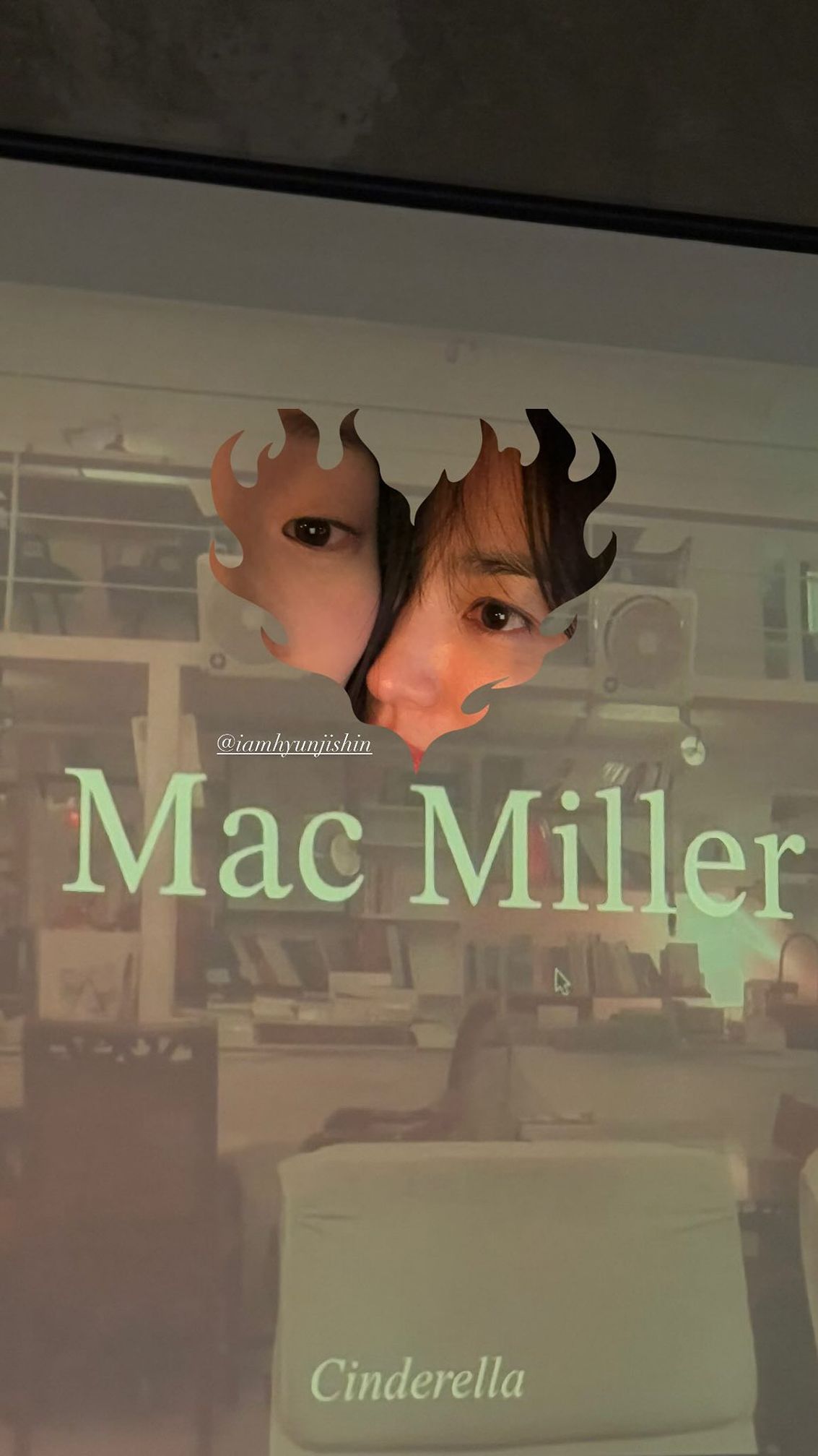 Nổ tung MXH: Song Hye Kyo trượt tay đăng ảnh m&aacute; kề m&aacute; với 1 người hậu ly h&ocirc;n Song Joong Ki- Ảnh 2.