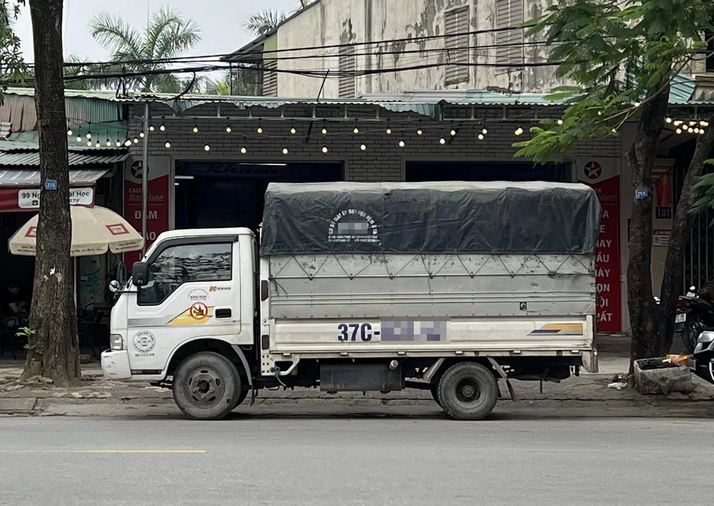 Vụ xe tải đỗ chắn cửa hàng, chủ nhà điều 2 xe ra chặn đầu, chặn đuôi ở Nghệ An: Đã có hồi kết- Ảnh 3.