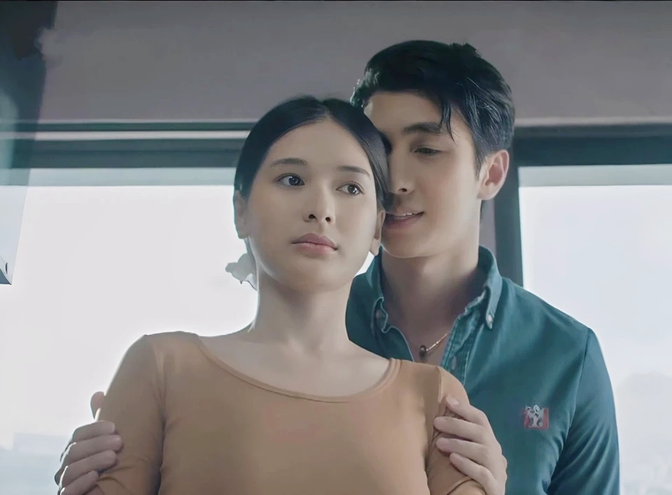 Cả MXH Việt chán ghét 1 mỹ nhân cực xấu tính: Ngoại tình còn giả vờ thanh cao, tham lam ích kỷ không ai bằng- Ảnh 3. Cả MXH Việt chán ghét 1 mỹ nhân cực xấu tính: Ngoại tình còn giả vờ thanh cao, tham lam ích kỷ không ai bằng- Ảnh 3.