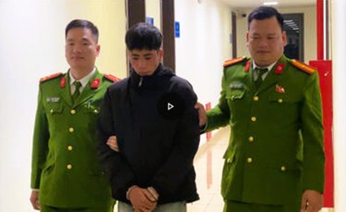 Đang mua quần áo, bị nam thanh niên bịt mặt, đi xe máy không BKS vờ hỏi đường rồi cướp iPhone- Ảnh 2.