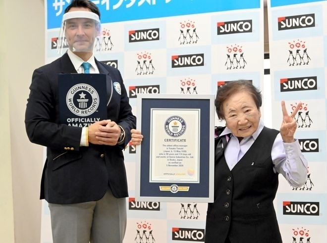 Chuyện kh&oacute; tin của nữ nh&acirc;n vi&ecirc;n 90 tuổi v&agrave; kỷ lục Guinness g&acirc;y sốt to&agrave;n cầu- Ảnh 5.