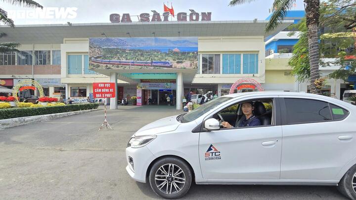 Cảnh kh&aacute;c lạ: Cửa ng&otilde; TP.HCM th&ocirc;ng tho&aacute;ng bất ngờ ng&agrave;y 27 Tết- Ảnh 5.