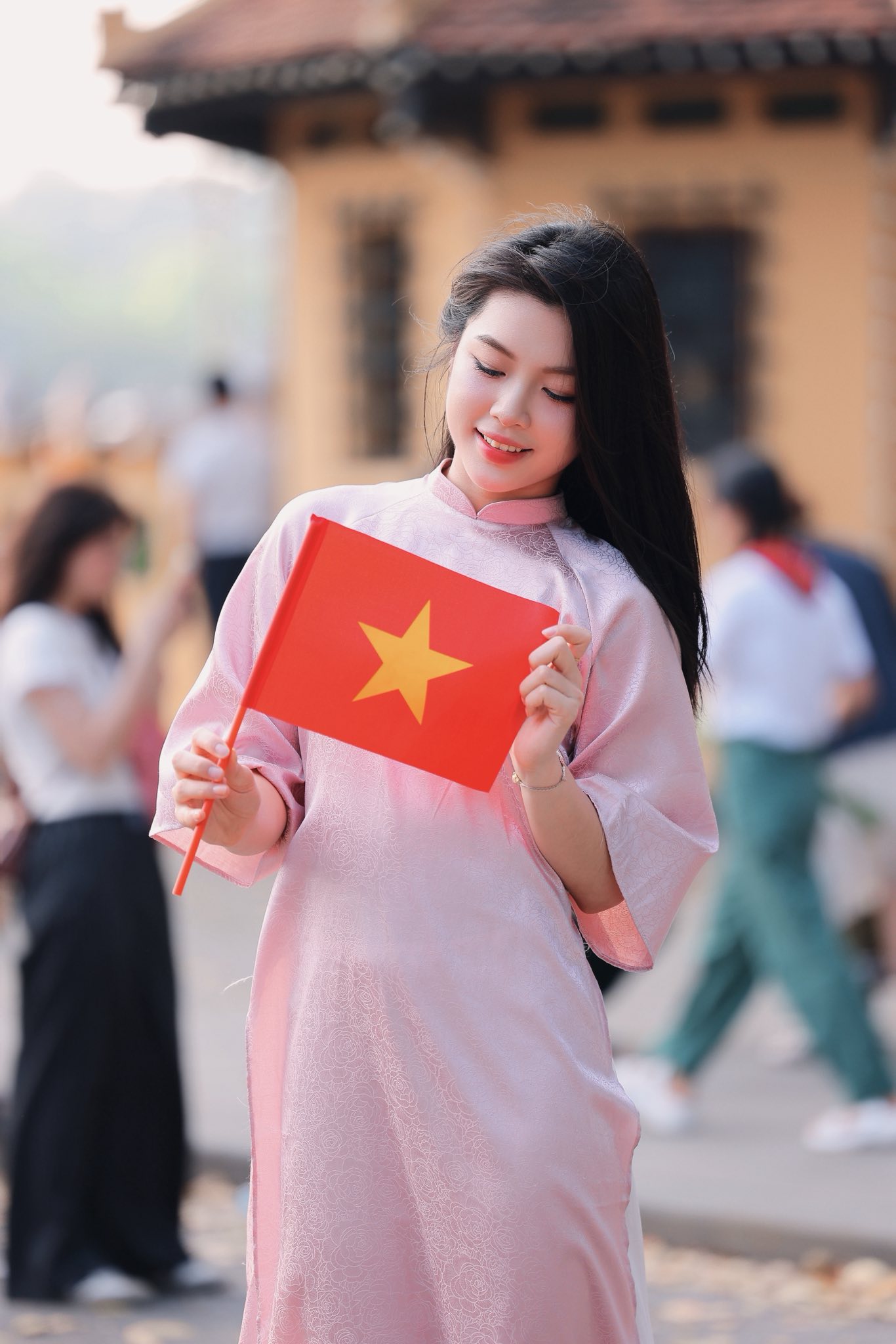 "Thi&ecirc;n thần" b&oacute;ng chuyền Việt Nam lọt Top 10 thế giới: Visual tựa n&agrave;ng thơ, tung bộ ảnh Tết "vạn người m&ecirc;"- Ảnh 1.