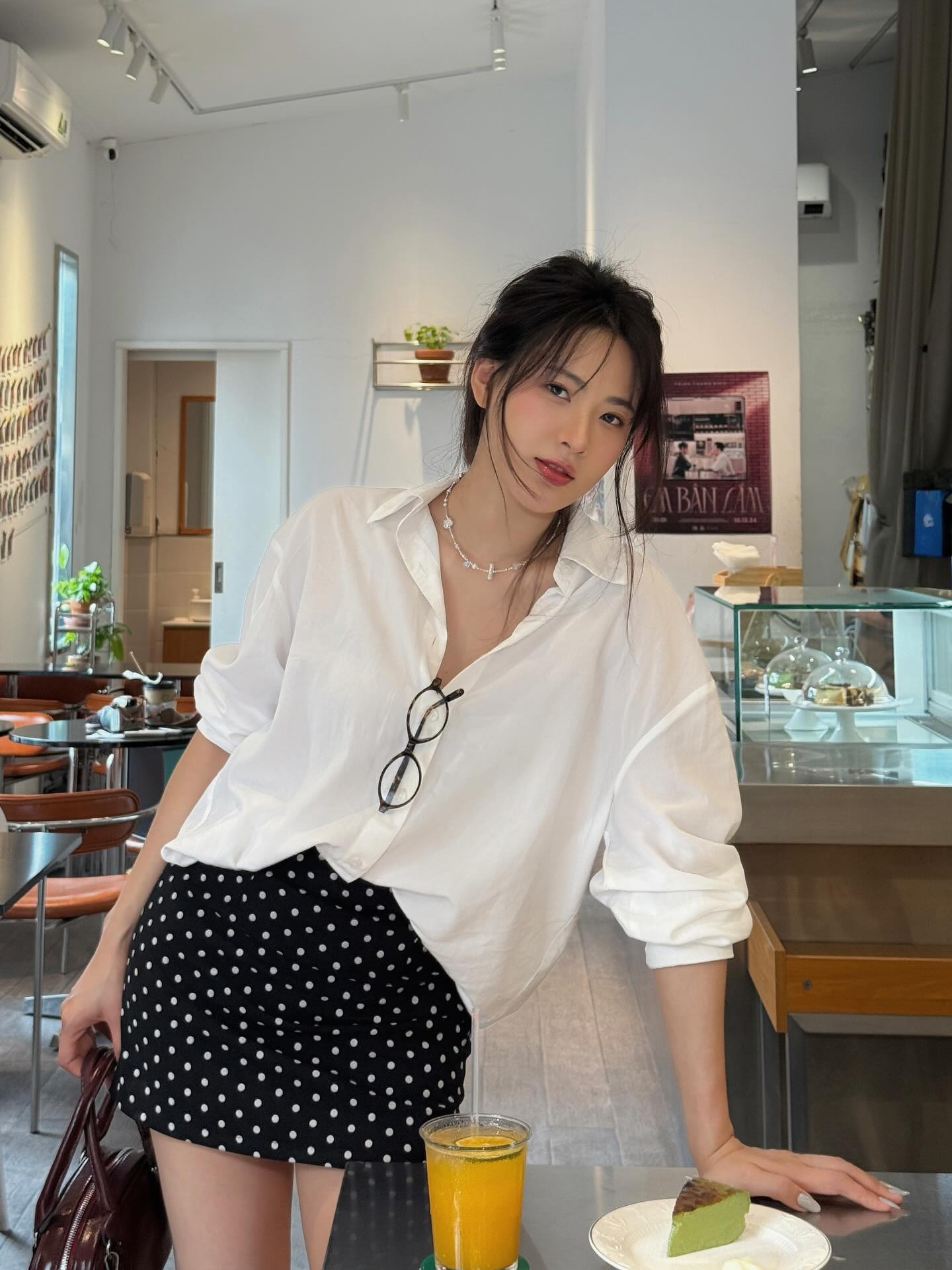 Nữ ch&iacute;nh phim "Kh&ocirc;ng giới hạn" khiến ai cũng phải c&ocirc;ng nhận l&agrave; v&ocirc; c&ugrave;ng xinh đẹp, style ngo&agrave;i đời rất xuất sắc- Ảnh 4.