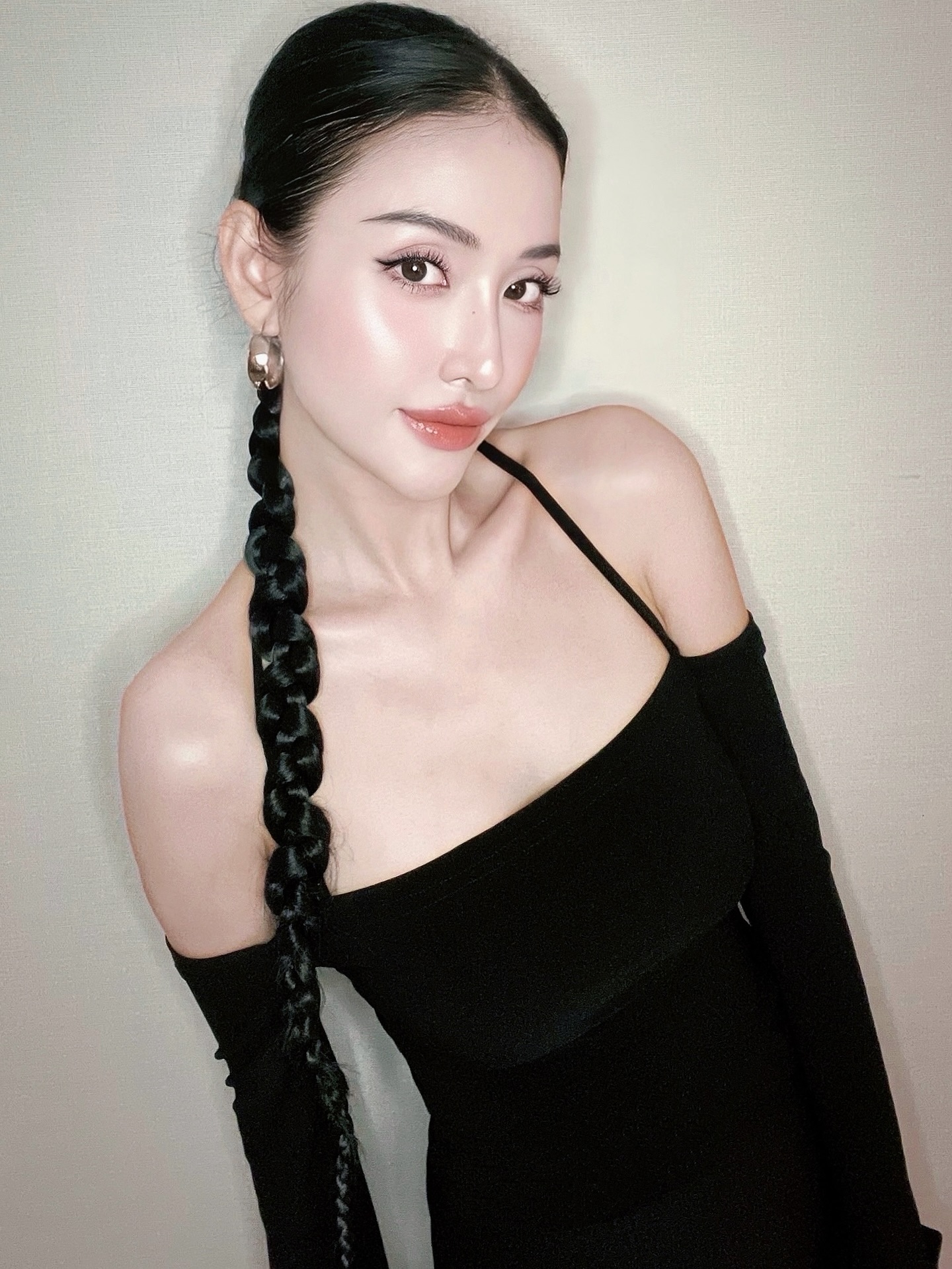 Trấn Thành tươi rói khi gặp lại người yêu cũ, thái độ với Hari Won mới đáng bàn- Ảnh 4. Trấn Thành tươi rói khi gặp lại người yêu cũ, thái độ với Hari Won mới đáng bàn- Ảnh 4.