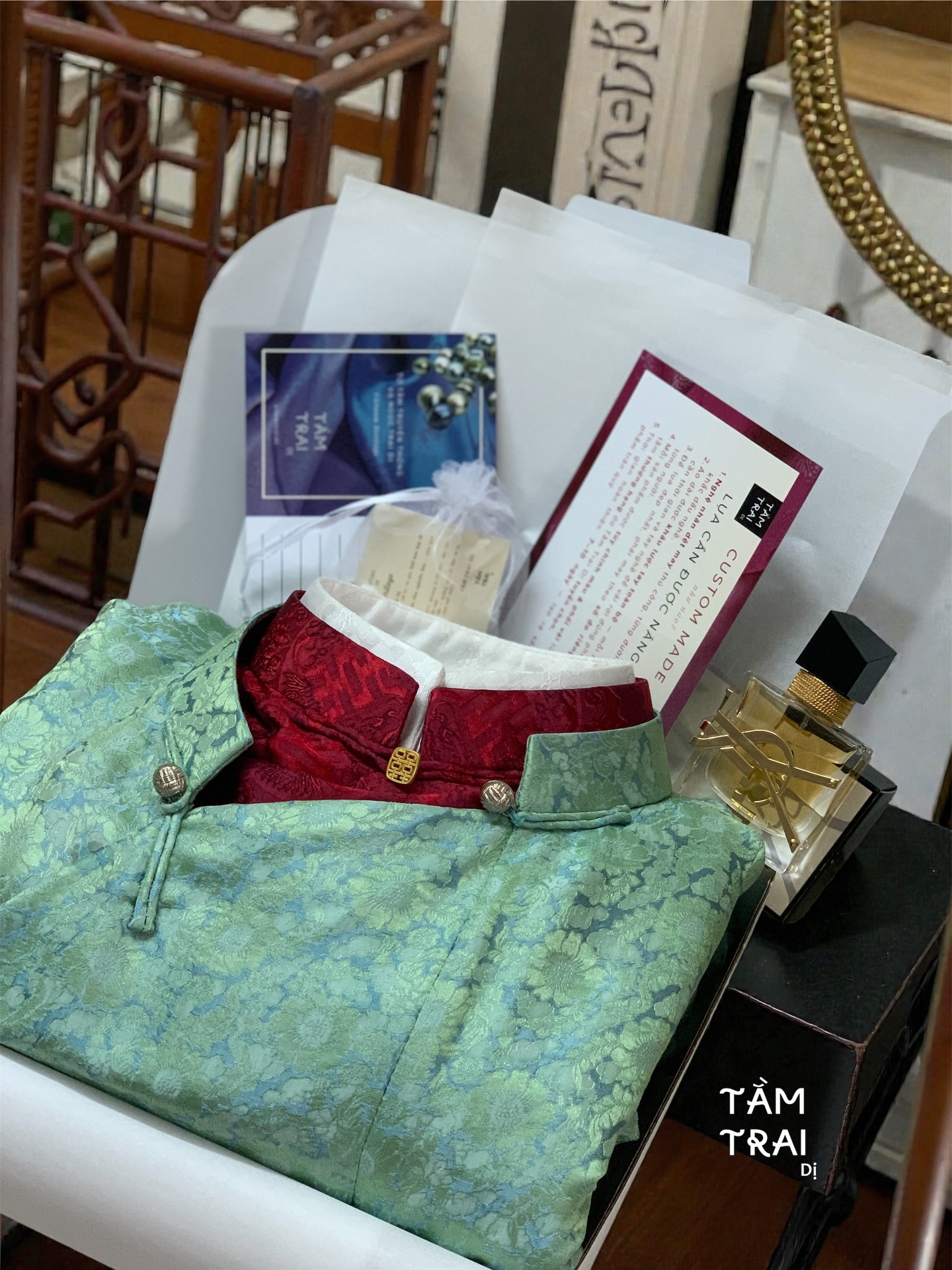 C&oacute; một kiểu &aacute;o d&agrave;i Tết, c&agrave;ng biến tấu lại c&agrave;ng "thị phi"- Ảnh 9.