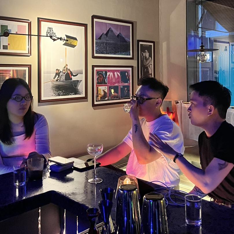 Cuối c&ugrave;ng đ&atilde; t&igrave;m thấy một Listening Bar đậm chất điện ảnh giữa T&acirc;n Định cho những ai muốn 