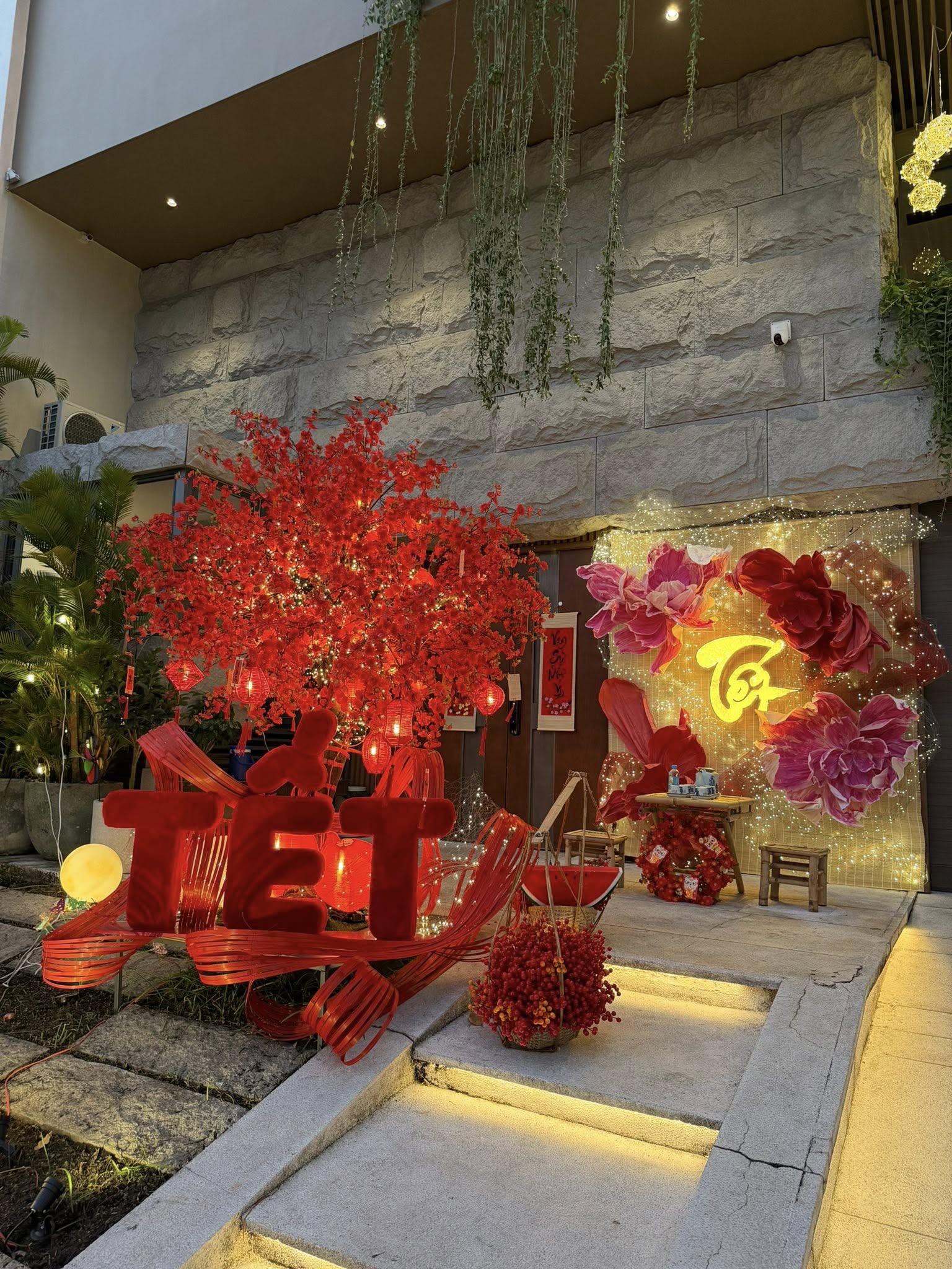 Valentine cũng l&agrave; 27 Tết, hội CEO, ph&uacute; b&agrave; trưng mai - đ&agrave;o - quất ngập biệt thự đọ đẳng cấp: Hoa hồng "thất sủng"?- Ảnh 3.