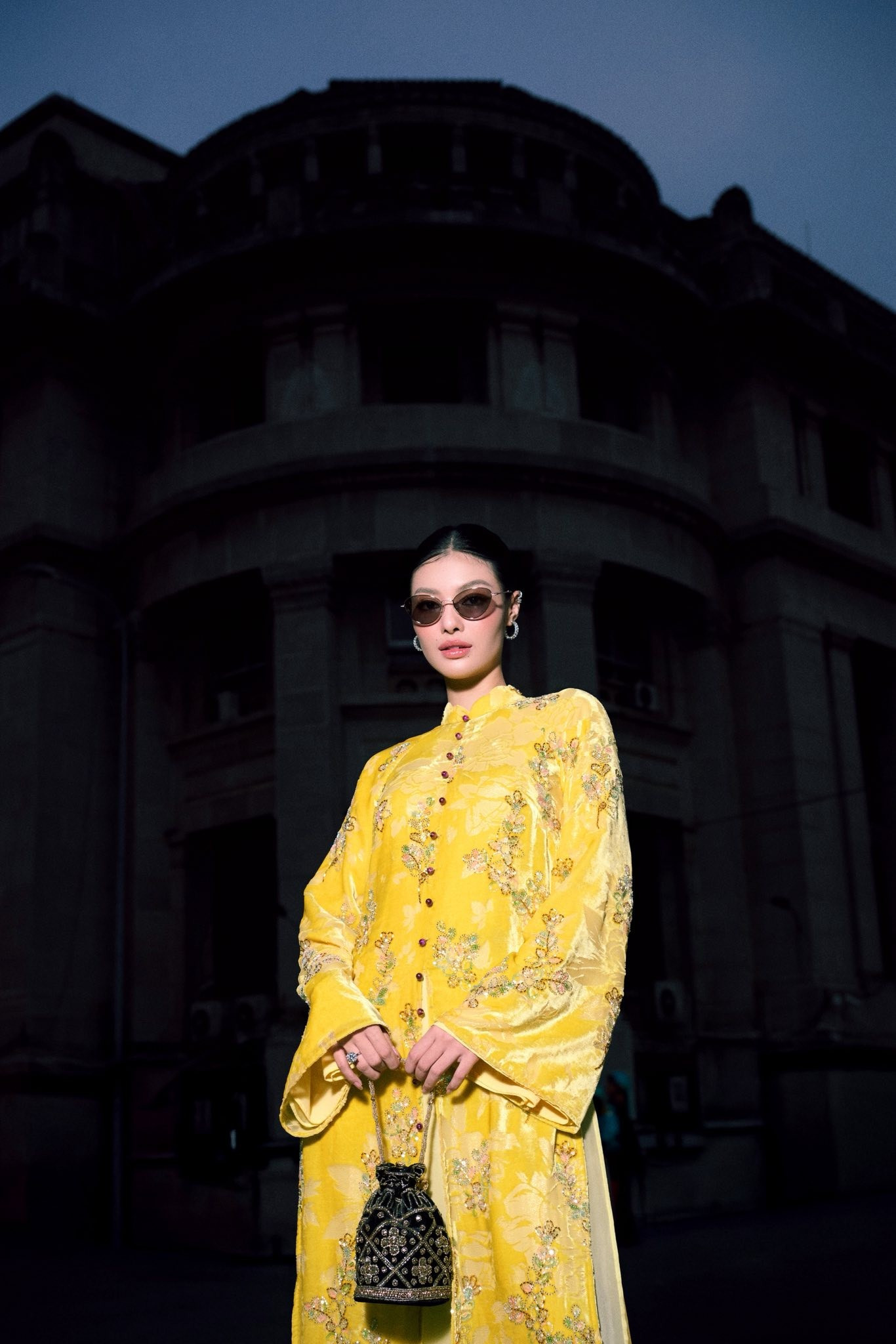 D&agrave;n hoa, &aacute; hậu khoe d&aacute;ng với &aacute;o d&agrave;i Tết- Ảnh 23.