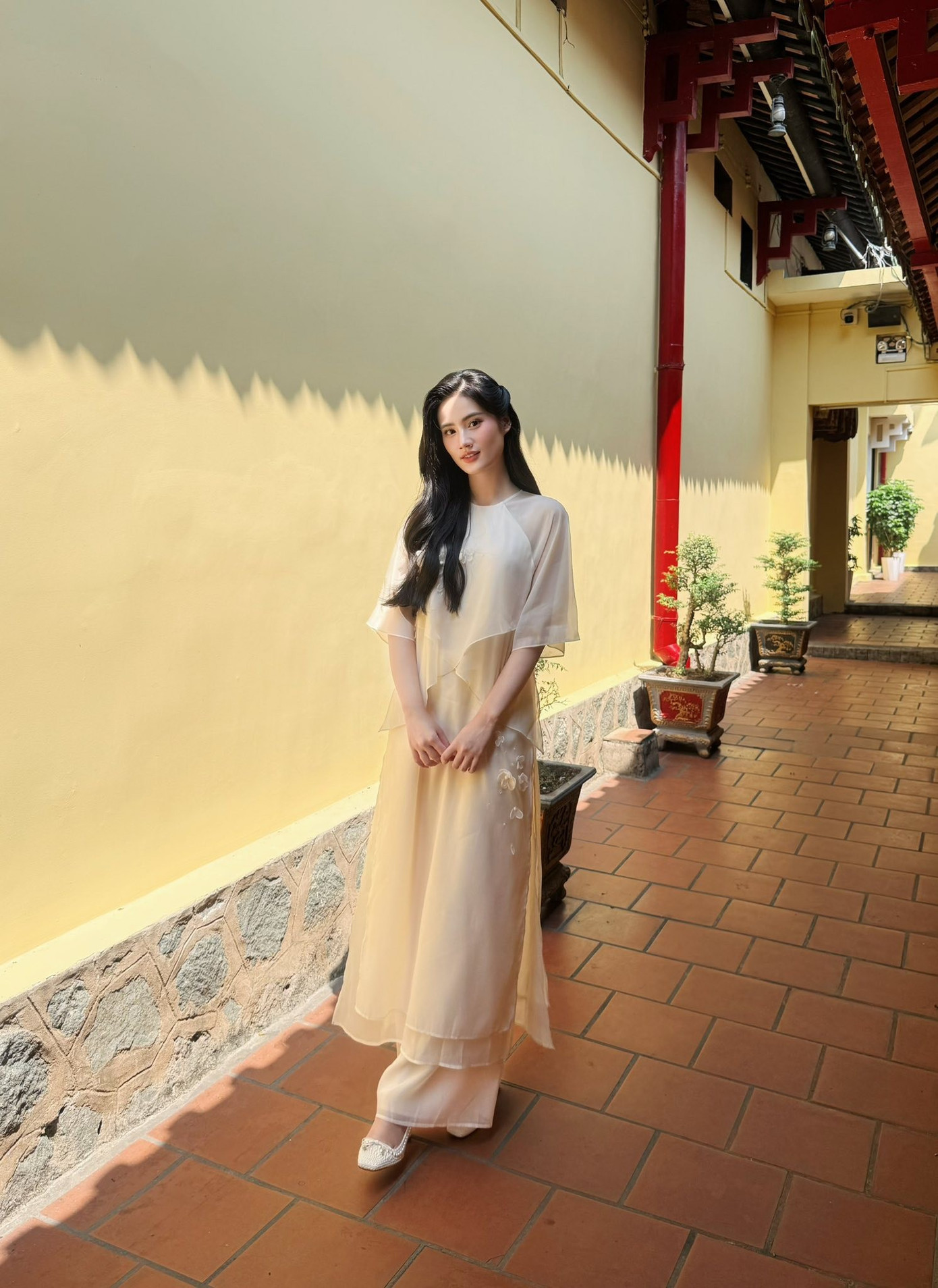 D&agrave;n hoa, &aacute; hậu khoe d&aacute;ng với &aacute;o d&agrave;i Tết- Ảnh 21.