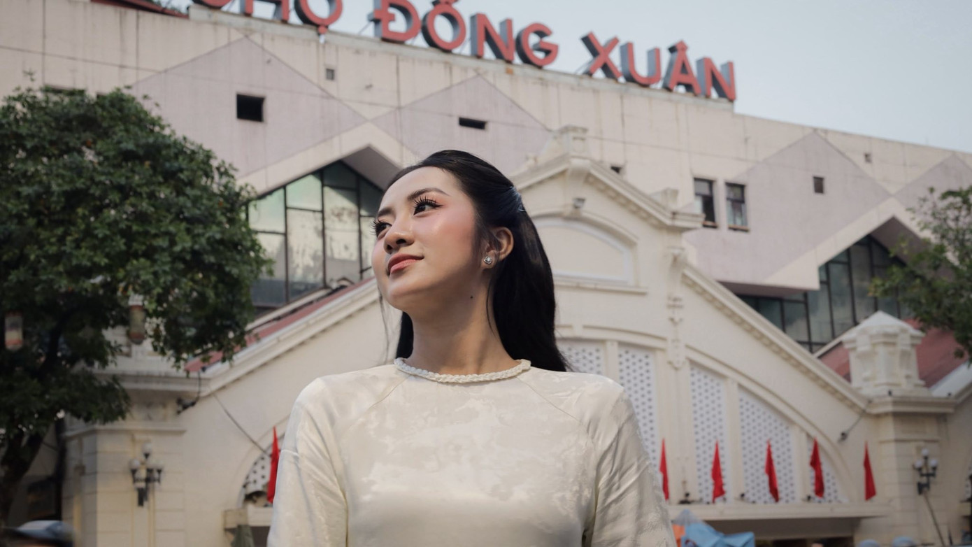 D&agrave;n hoa, &aacute; hậu khoe d&aacute;ng với &aacute;o d&agrave;i Tết- Ảnh 5.