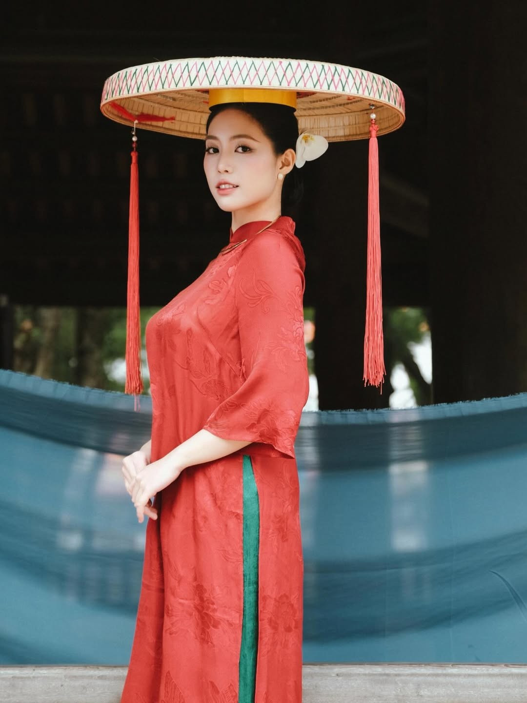 D&agrave;n hoa, &aacute; hậu khoe d&aacute;ng với &aacute;o d&agrave;i Tết- Ảnh 10.