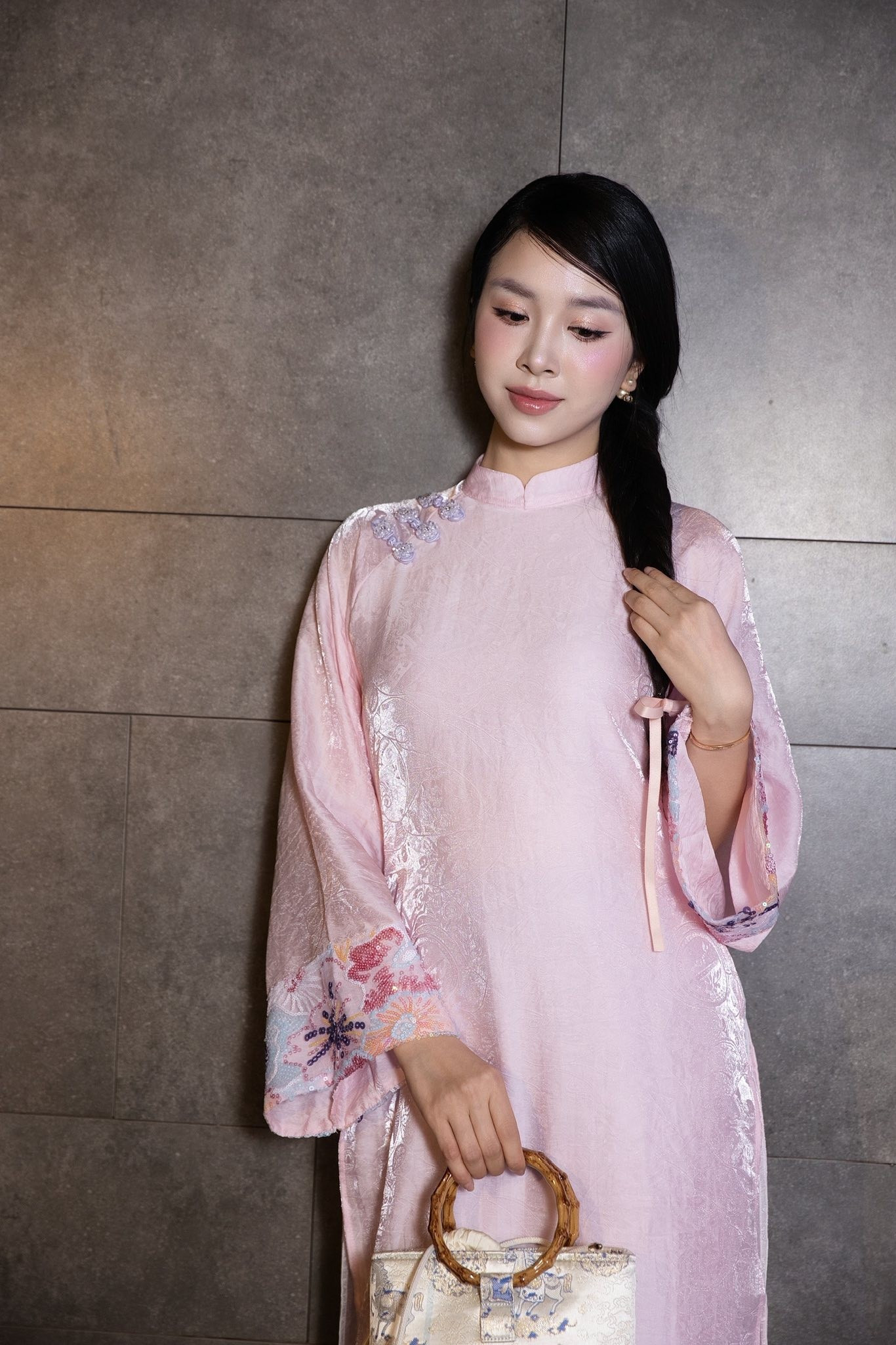 D&agrave;n hoa, &aacute; hậu khoe d&aacute;ng với &aacute;o d&agrave;i Tết- Ảnh 18.