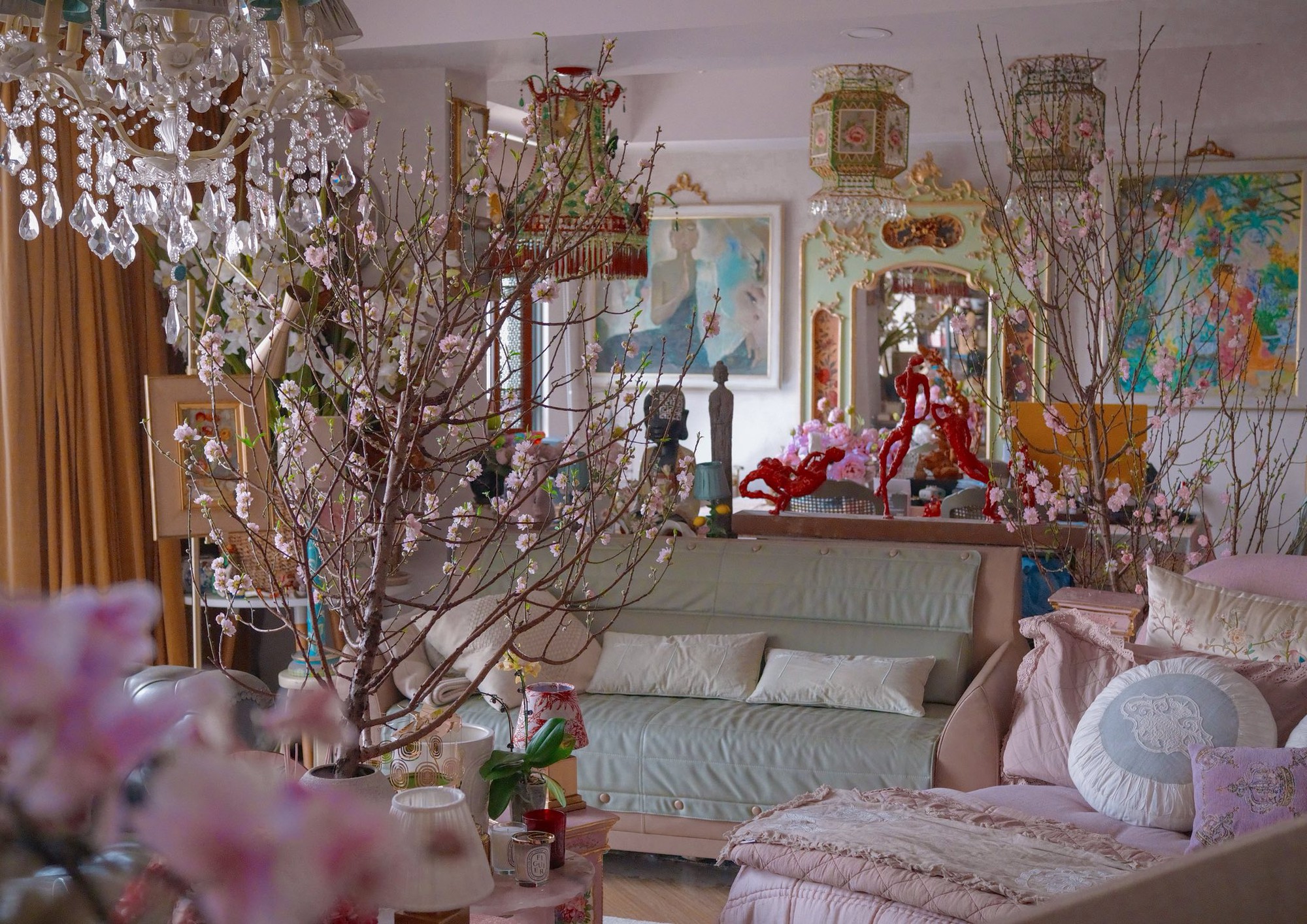 Valentine cũng l&agrave; 27 Tết, hội CEO, ph&uacute; b&agrave; trưng mai - đ&agrave;o - quất ngập biệt thự đọ đẳng cấp: Hoa hồng "thất sủng"?- Ảnh 11.