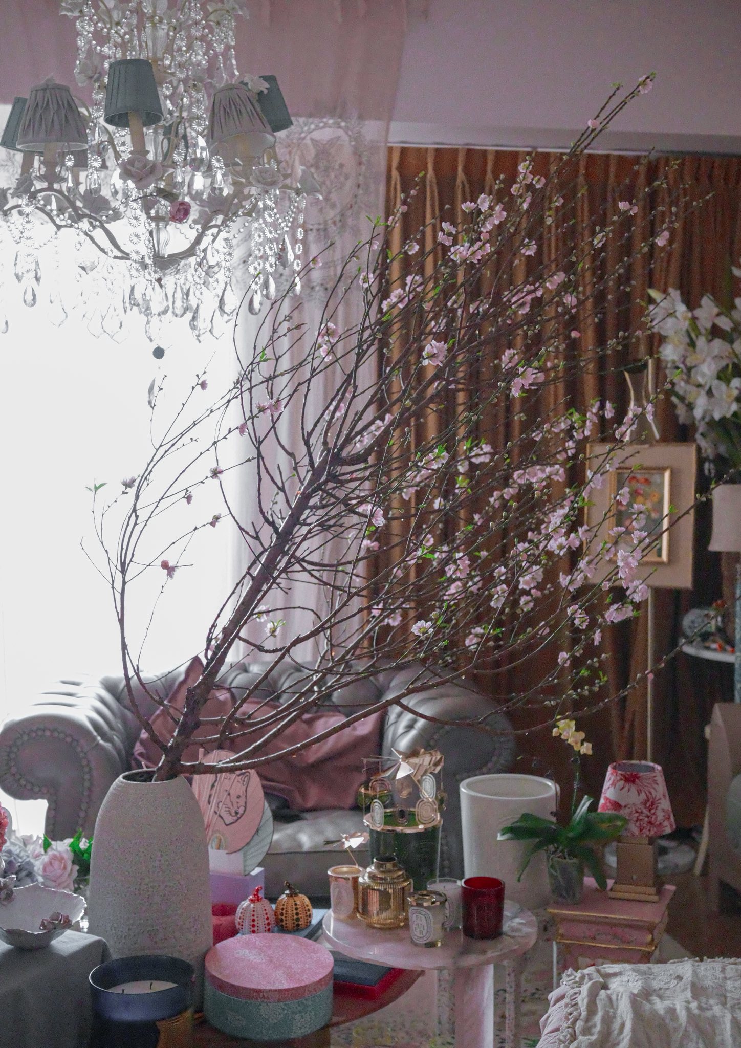 Valentine cũng l&agrave; 27 Tết, hội CEO, ph&uacute; b&agrave; trưng mai - đ&agrave;o - quất ngập biệt thự đọ đẳng cấp: Hoa hồng "thất sủng"?- Ảnh 13.