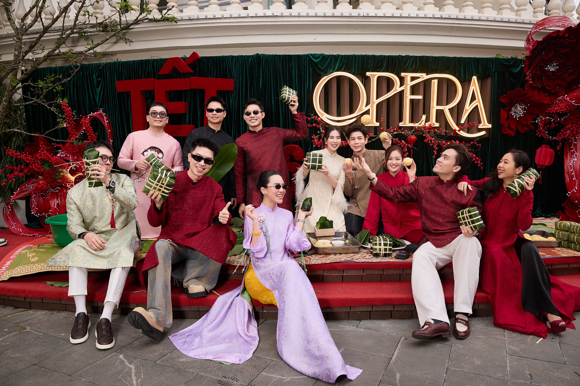 Valentine cũng l&agrave; 27 Tết, hội CEO, ph&uacute; b&agrave; trưng mai - đ&agrave;o - quất ngập biệt thự đọ đẳng cấp: Hoa hồng "thất sủng"?- Ảnh 23.