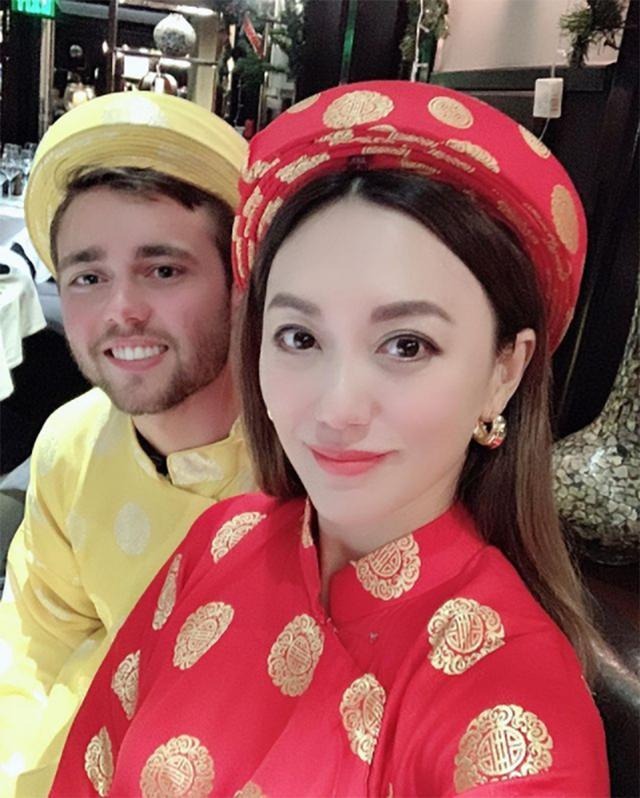 Ngọc nữ showbiz lấy chồng ngoại quốc hơn 17 tuổi, c&oacute; 2 con ri&ecirc;ng v&agrave; c&aacute;i kết bất ngờ khi l&agrave;m mẹ kế h&agrave;o m&ocirc;n- Ảnh 9.