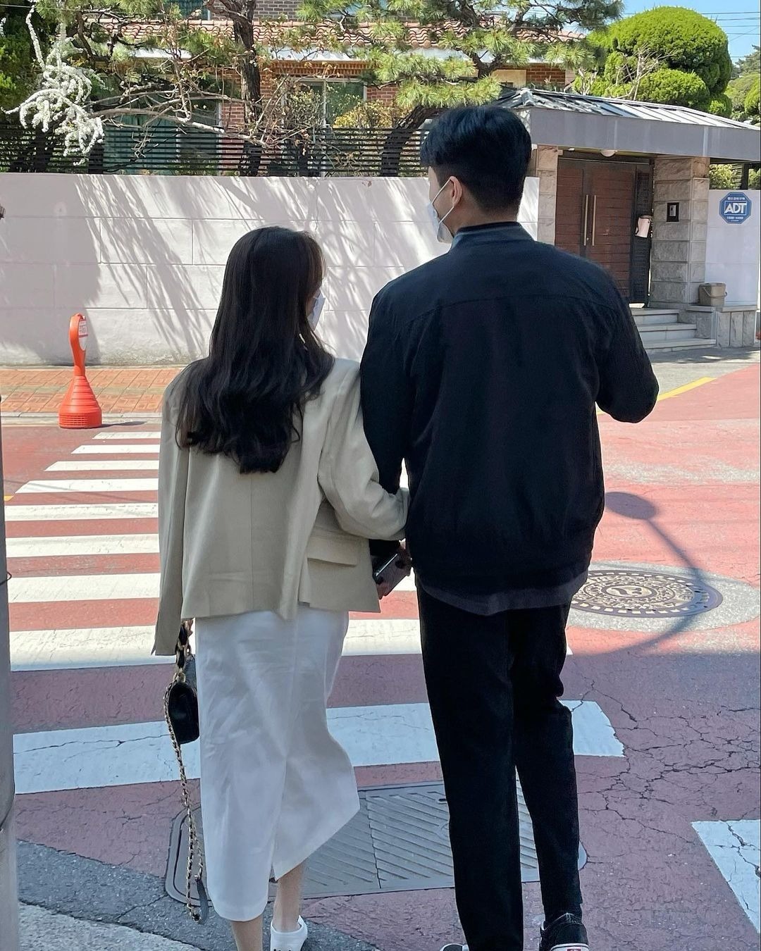 3 sự thật tiền nong trong h&ocirc;n nh&acirc;n chỉ khi đi qua s&oacute;ng gi&oacute; bạn mới nhận ra- Ảnh 4.