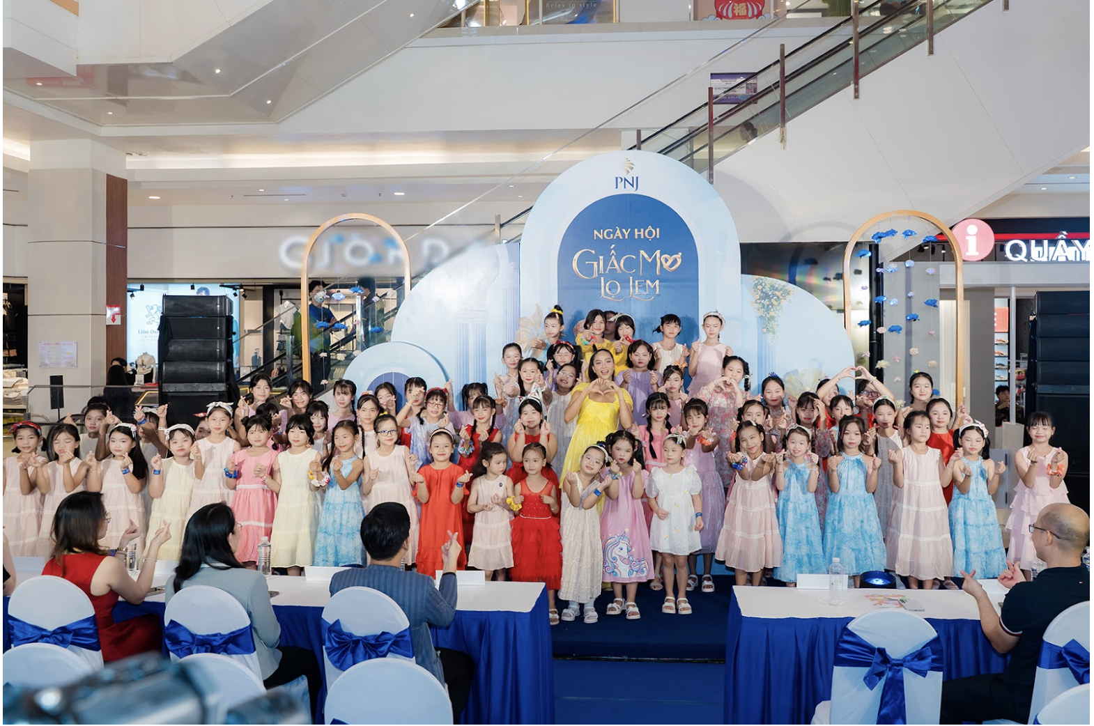 &ldquo;Giấc Mơ Lọ Lem&rdquo; đ&aacute;nh dấu h&agrave;nh tr&igrave;nh PNJ lan toả những gi&aacute; trị t&iacute;ch cực- Ảnh 3.