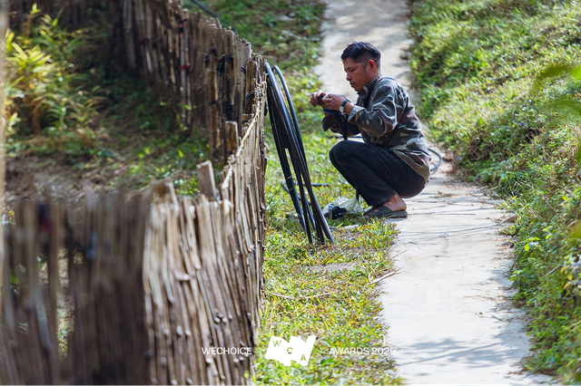 Mang 8 chiếc b&aacute;nh gi&agrave;y, 3 con lợn v&agrave; muối đi đ&oacute;n d&acirc;u: Anh H&agrave; v&agrave; chị Th&ocirc;ng bắt đầu cuộc h&ocirc;n nh&acirc;n 