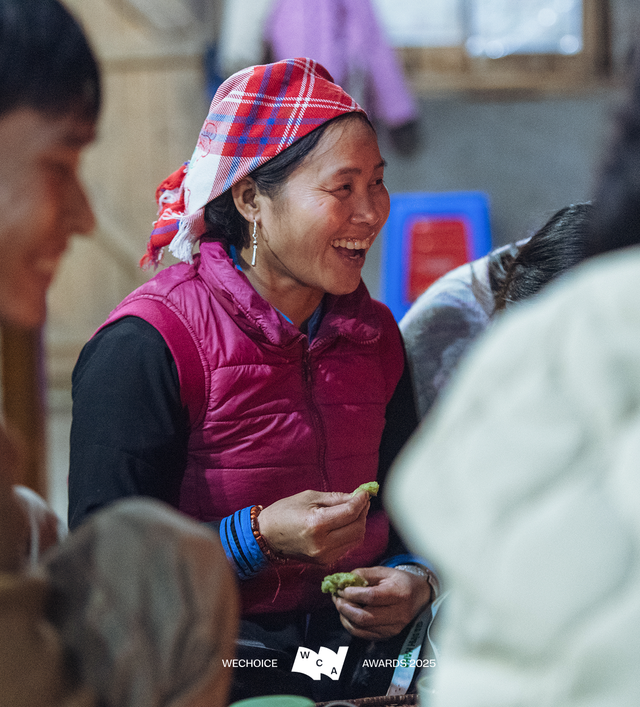 Mang 8 chiếc b&aacute;nh gi&agrave;y, 3 con lợn v&agrave; muối đi đ&oacute;n d&acirc;u: Anh H&agrave; v&agrave; chị Th&ocirc;ng bắt đầu cuộc h&ocirc;n nh&acirc;n "mặn m&ograve;i"- Ảnh 2.