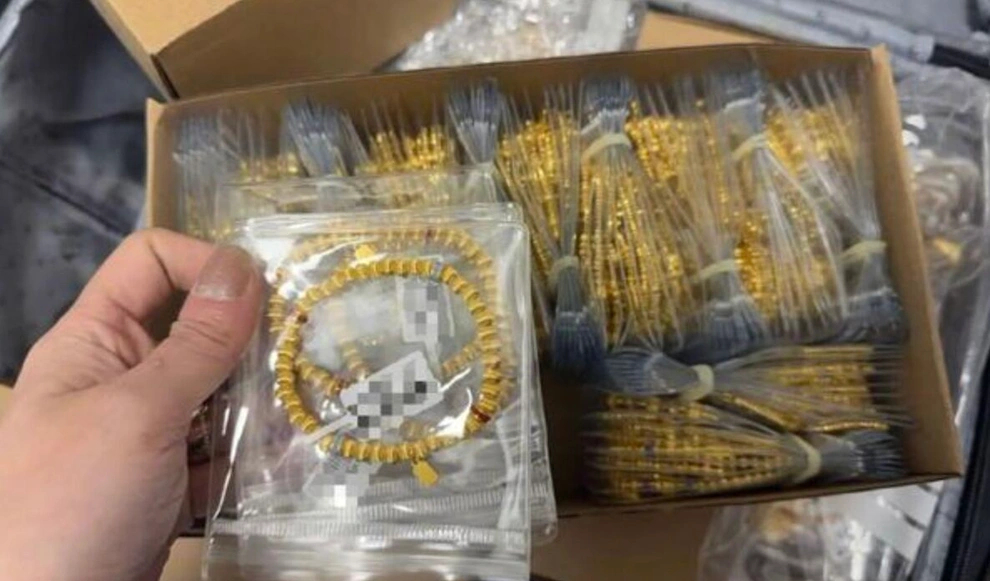 Ph&aacute;t hiện 12kg v&agrave;ng trị gi&aacute; hơn 75 tỷ đồng nằm chơ vơ dưới gầm giường trong toa t&agrave;u- Ảnh 2.