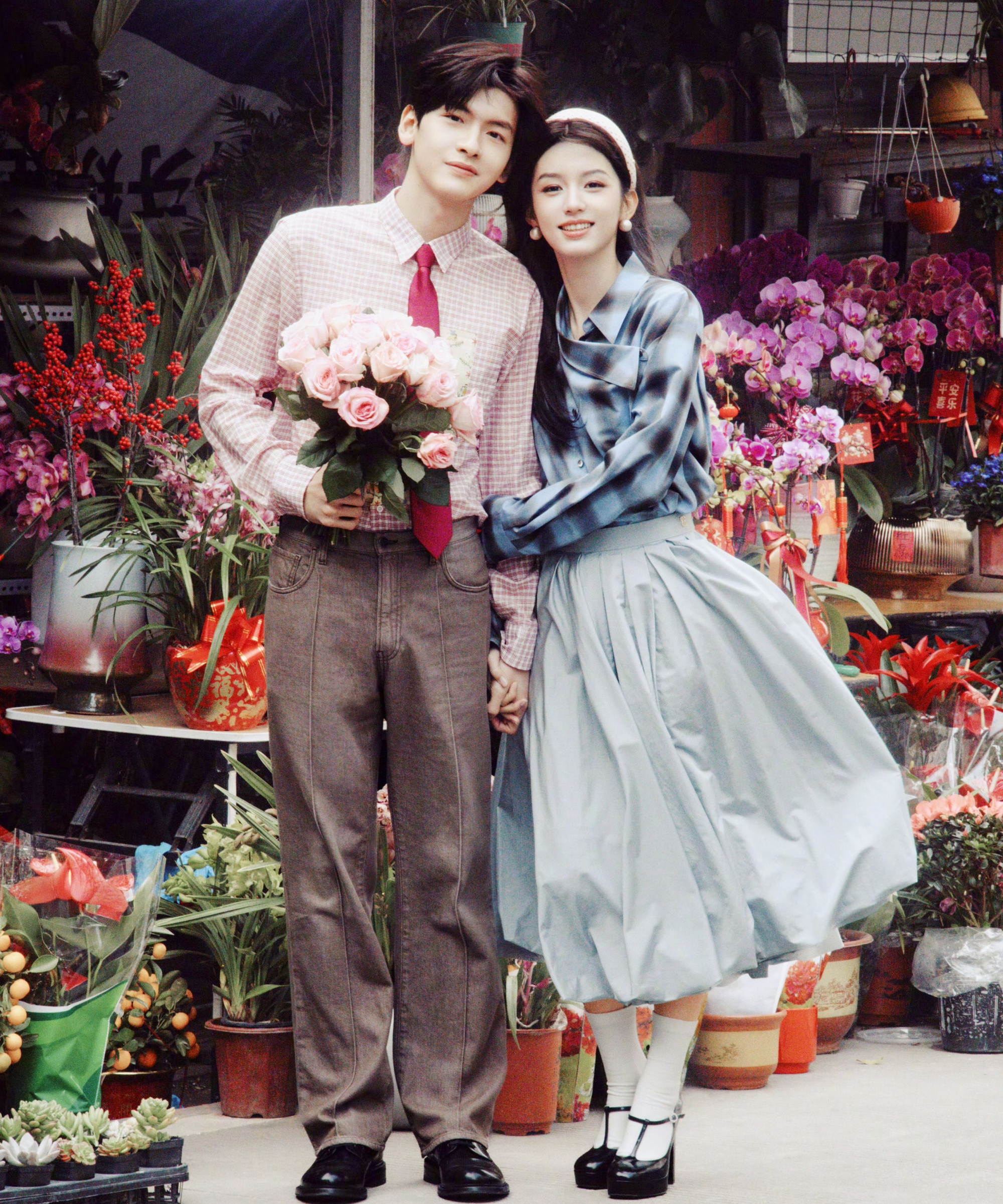 10 cặp đ&ocirc;i ng&ocirc;n t&igrave;nh xả ảnh cực hot nh&acirc;n dịp Valentine: Địch Lệ Nhiệt Ba v&agrave; t&igrave;nh trẻ cực đẹp đ&ocirc;i, c&oacute; anh y&ecirc;u tận 3 c&ocirc;- Ảnh 14.