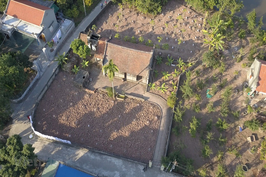 Cảnh tượng ngay l&uacute;c n&agrave;y tại một ng&ocirc;i l&agrave;ng nằm ven s&ocirc;ng Hồng: Nghi ng&uacute;t kh&oacute;i cả ng&agrave;y lẫn đ&ecirc;m- Ảnh 1.