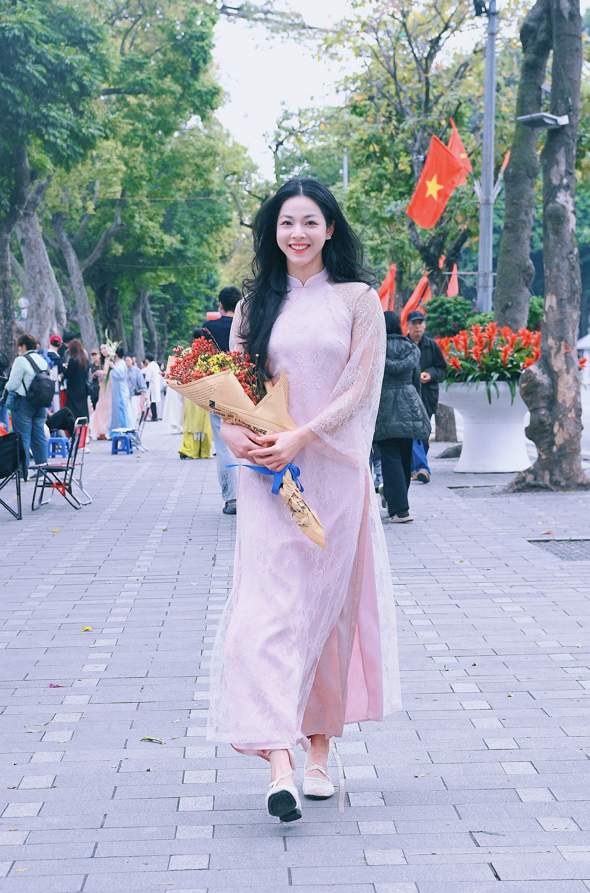 Ng&agrave;y Tết gặp Kim Anh - &ldquo;Nữ thần biết bay&rdquo; 19 tuổi g&acirc;y sốt Đ&ocirc;ng Nam &Aacute;, visual 