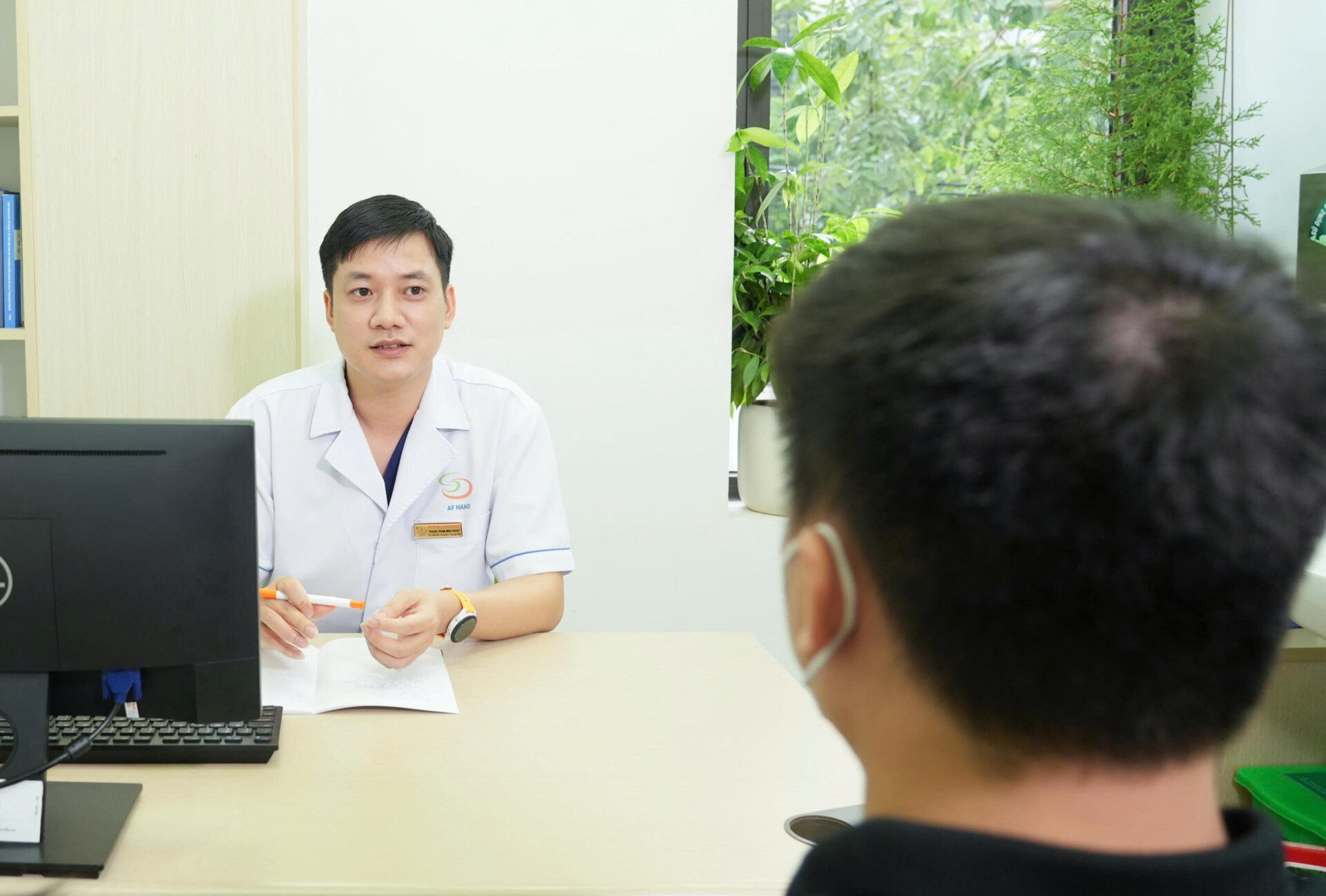 Valentine nghe b&aacute;c sĩ y học giới t&iacute;nh kể chuyện nghề: Nhiều ca dở kh&oacute;c dở cười ''...tụi em bị vậy l&agrave;&hellip; hỏng lu&ocirc;n rồi hả?''- Ảnh 1.