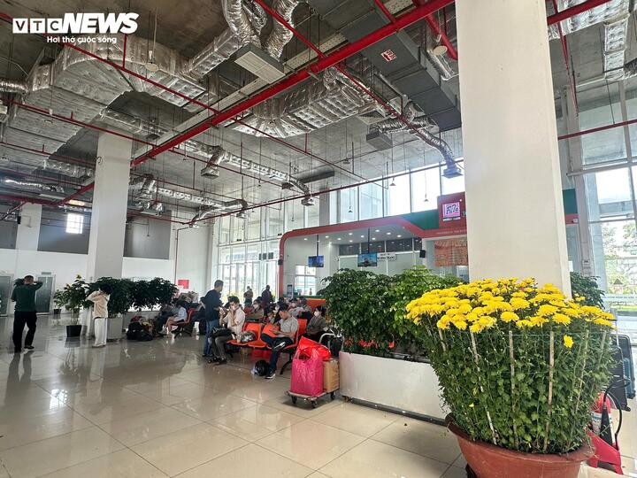 Cảnh kh&aacute;c lạ: Cửa ng&otilde; TP.HCM th&ocirc;ng tho&aacute;ng bất ngờ ng&agrave;y 27 Tết- Ảnh 12.