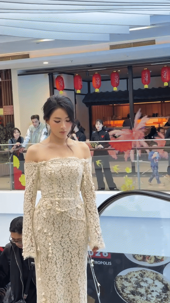 C&oacute; 1/10 nhan sắc n&agrave;y đủ chiến thắng cả thi&ecirc;n hạ: Giai nh&acirc;n Vbiz tuyệt mỹ, đẹp từ mặt tới body- Ảnh 4.