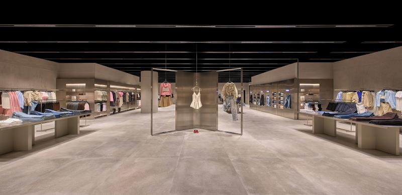 Kh&aacute;m ph&aacute; kh&ocirc;ng gian concept store mới của Zara tại Hanoi Centre- Ảnh 4.