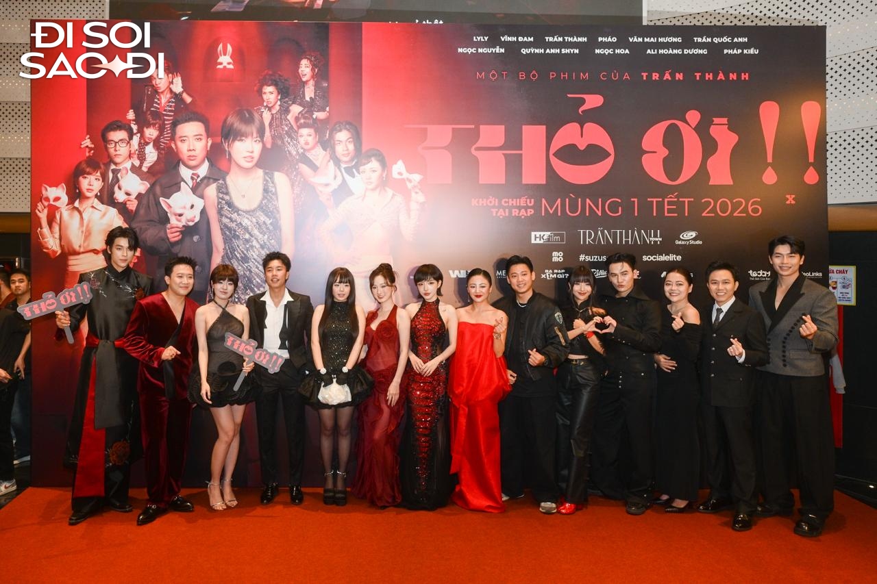 Thảm đỏ HOT nhất h&ocirc;m nay: Trấn Th&agrave;nh cười t&iacute;t mắt cạnh người y&ecirc;u cũ, Văn Mai Hương đẹp sang như đo&aacute; hồng rực rỡ- Ảnh 1.