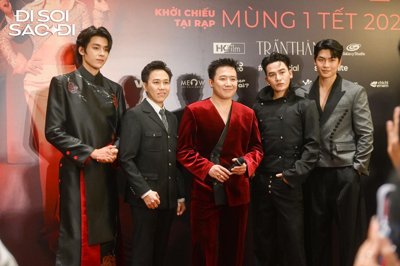 Thảm đỏ HOT nhất h&ocirc;m nay: Trấn Th&agrave;nh cười t&iacute;t mắt cạnh người y&ecirc;u cũ, Văn Mai Hương đẹp sang như đo&aacute; hồng rực rỡ- Ảnh 13.