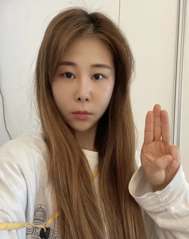 Vừa &ldquo;dao k&eacute;o&rdquo; về, nữ diễn vi&ecirc;n sững sờ: &ldquo;T&ocirc;i giờ tr&ocirc;ng như mụ ph&ugrave; thủy&rdquo;- Ảnh 3.