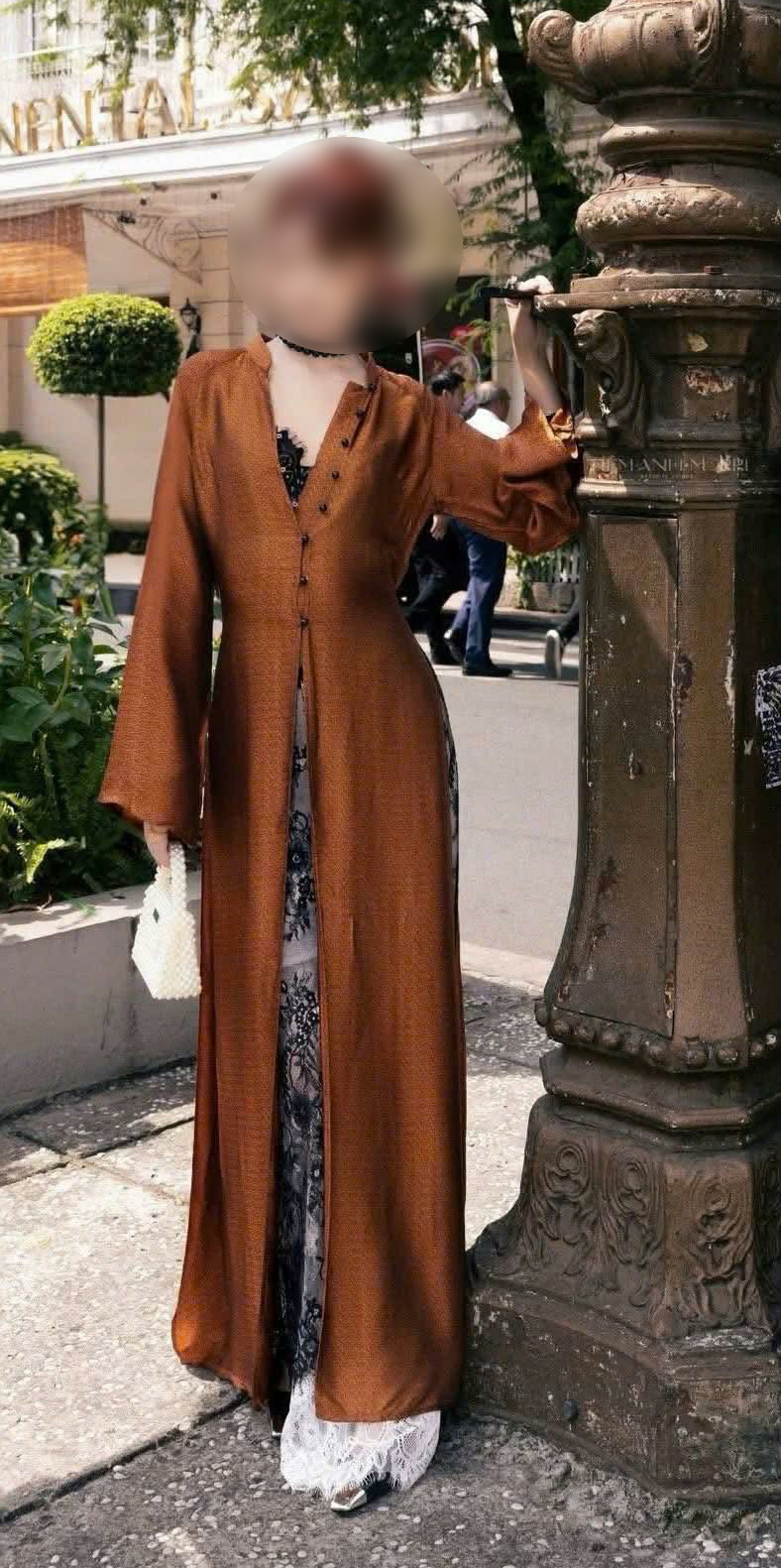 C&oacute; một kiểu &aacute;o d&agrave;i Tết, c&agrave;ng biến tấu lại c&agrave;ng "thị phi"- Ảnh 4.