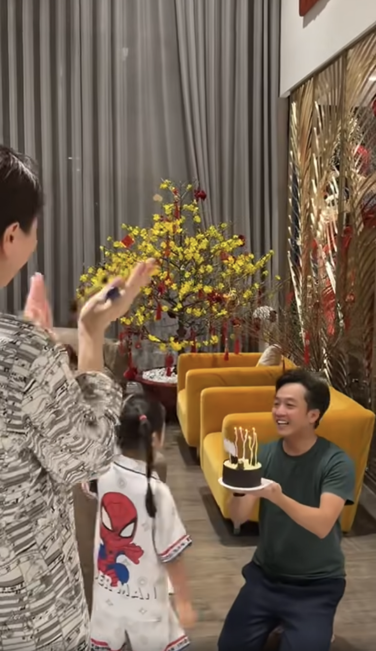 Valentine cũng l&agrave; 27 Tết, hội CEO, ph&uacute; b&agrave; trưng mai - đ&agrave;o - quất ngập biệt thự đọ đẳng cấp: Hoa hồng "thất sủng"?- Ảnh 4.