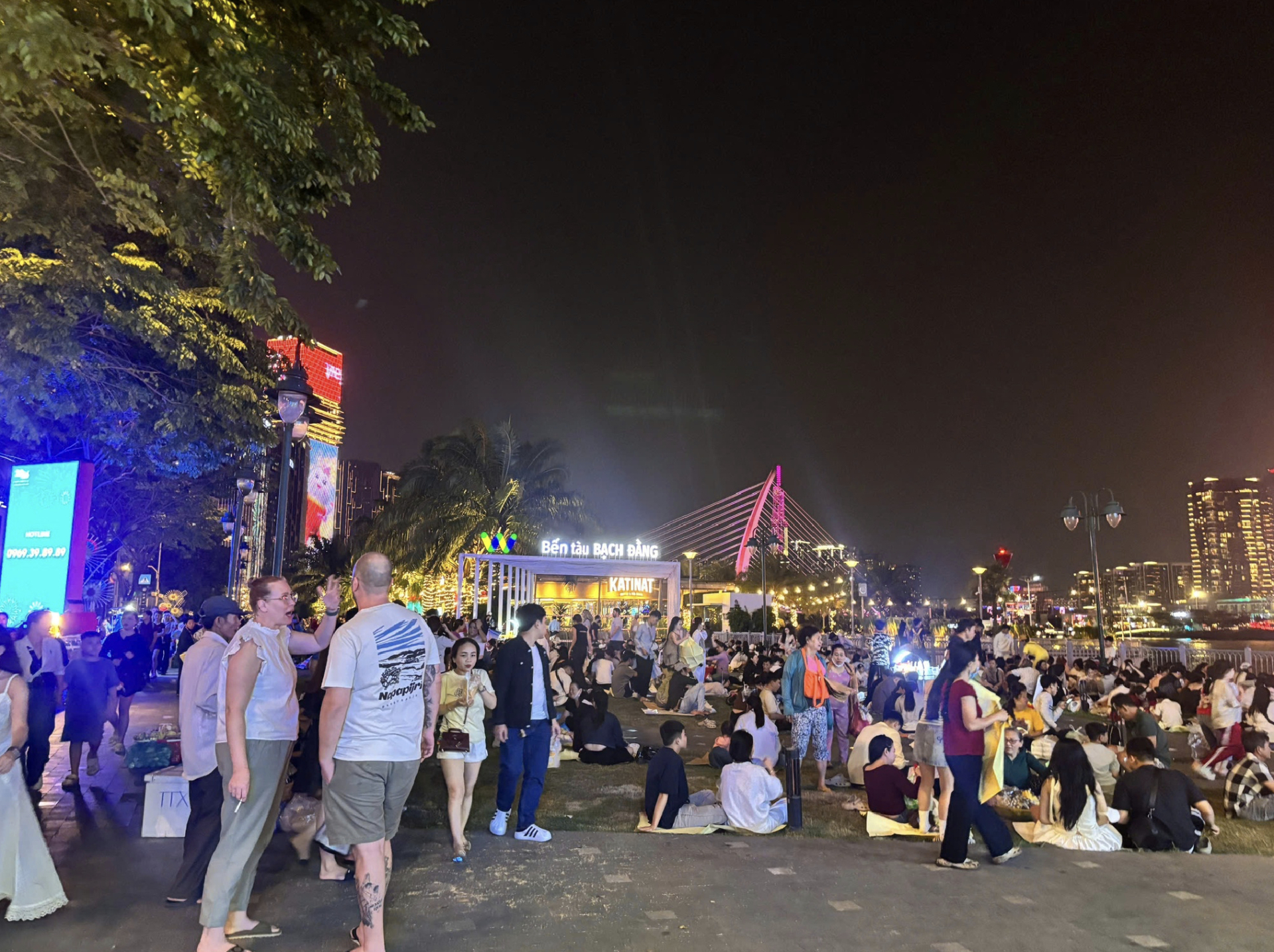 S&aacute;t giờ Giao thừa rồi, lưu gấp list ngắm ph&aacute;o hoa đẹp nhất S&agrave;i G&ograve;n: C&oacute; nơi 0 đồng, c&oacute; nơi sang chảnh đang c&ograve;n b&agrave;n- Ảnh 5.