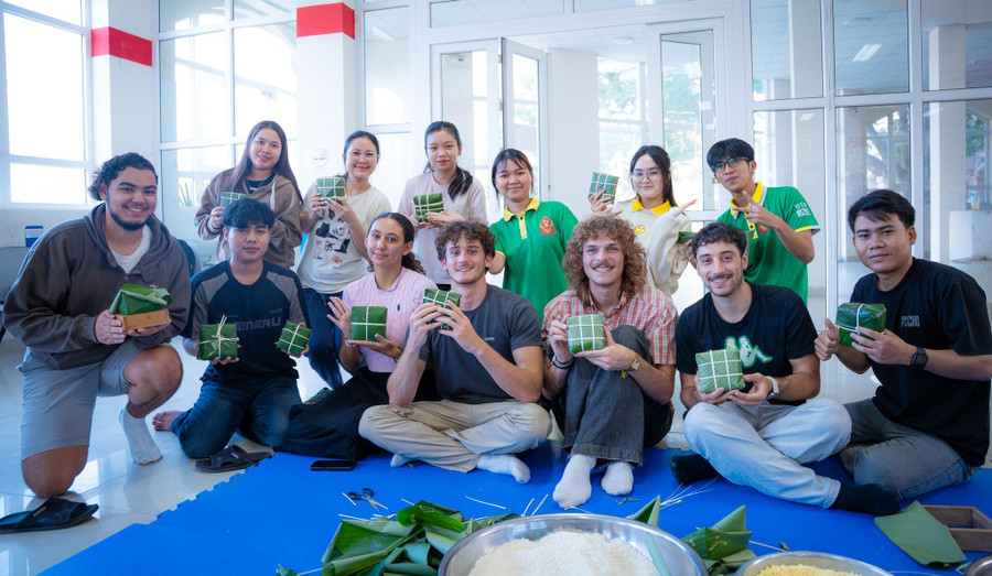 Đ&oacute;n Tết ở k&yacute; t&uacute;c x&aacute;- Ảnh 1.