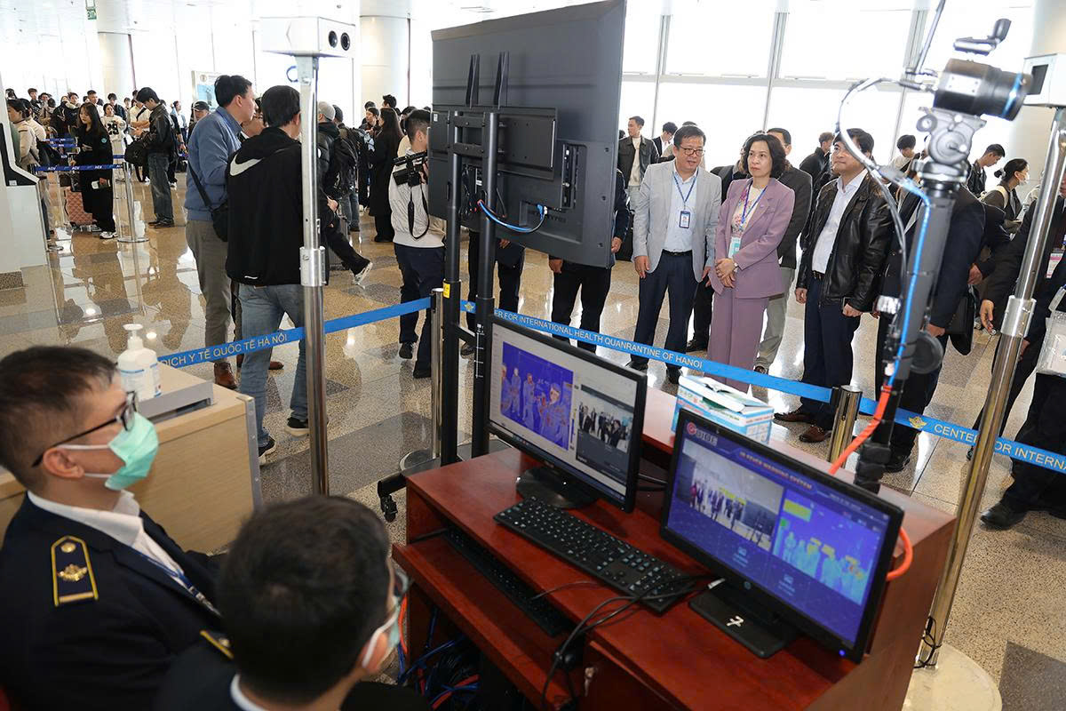 Cửa khẩu h&agrave;ng kh&ocirc;ng tăng gi&aacute;m s&aacute;t, ngăn virus Nipah- Ảnh 3.