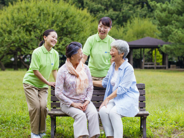 B&ecirc;n trong viện dưỡng l&atilde;o cao cấp ở Thủ đ&ocirc;: S&aacute;ng tập dưỡng sinh, chiều trị liệu, tối h&aacute;t karaoke- Ảnh 4.