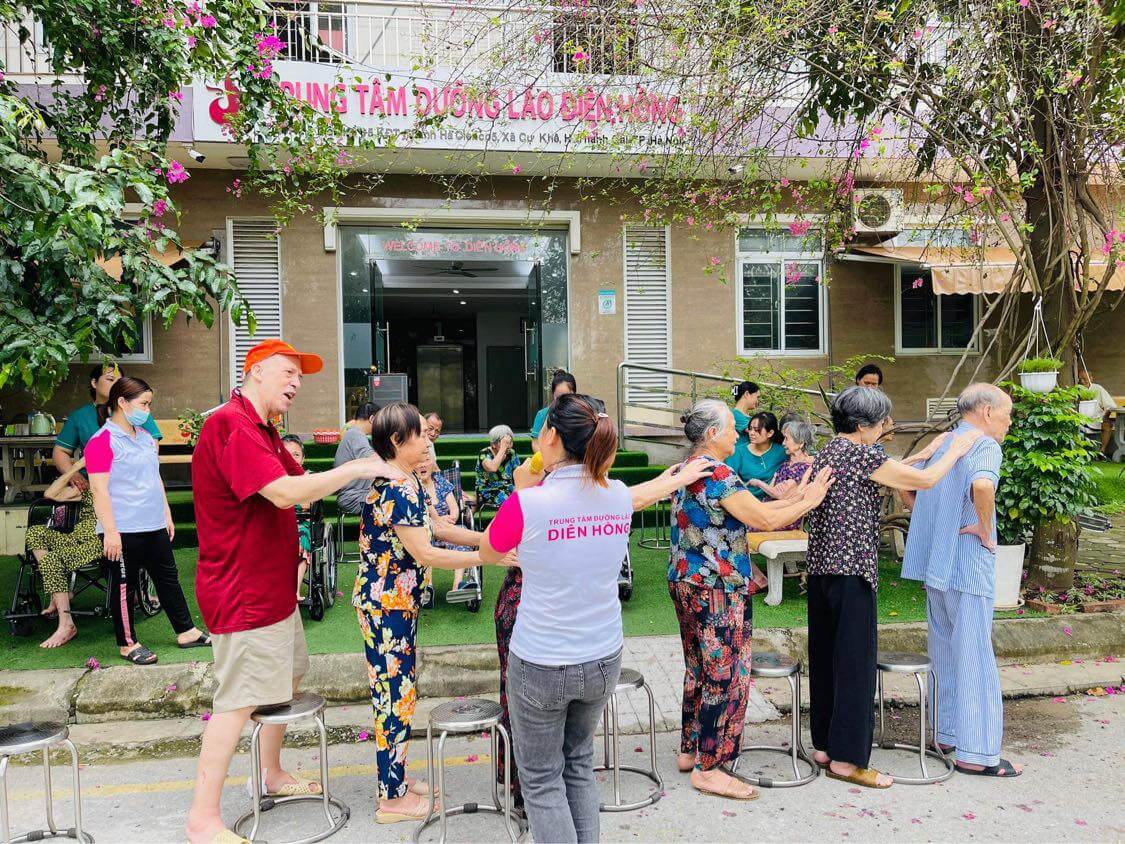 B&ecirc;n trong viện dưỡng l&atilde;o cao cấp ở Thủ đ&ocirc;: S&aacute;ng tập dưỡng sinh, chiều trị liệu, tối h&aacute;t karaoke- Ảnh 1.