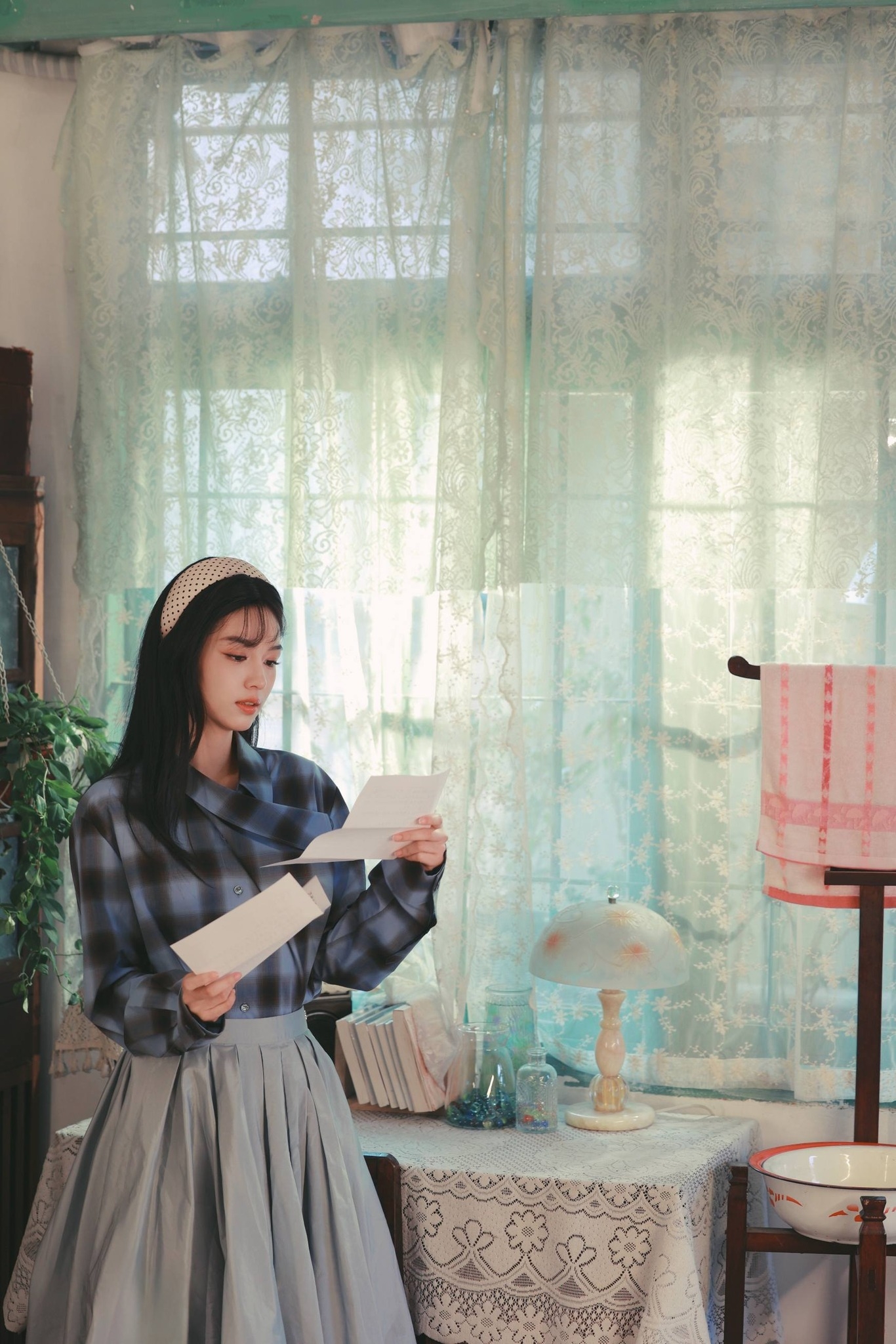 Ngắm mỹ nhân này như thấy cả biển xanh mây trắng nắng vàng: Hội tụ vẻ đẹp đất trời, đỉnh cao nhan sắc showbiz- Ảnh 4.